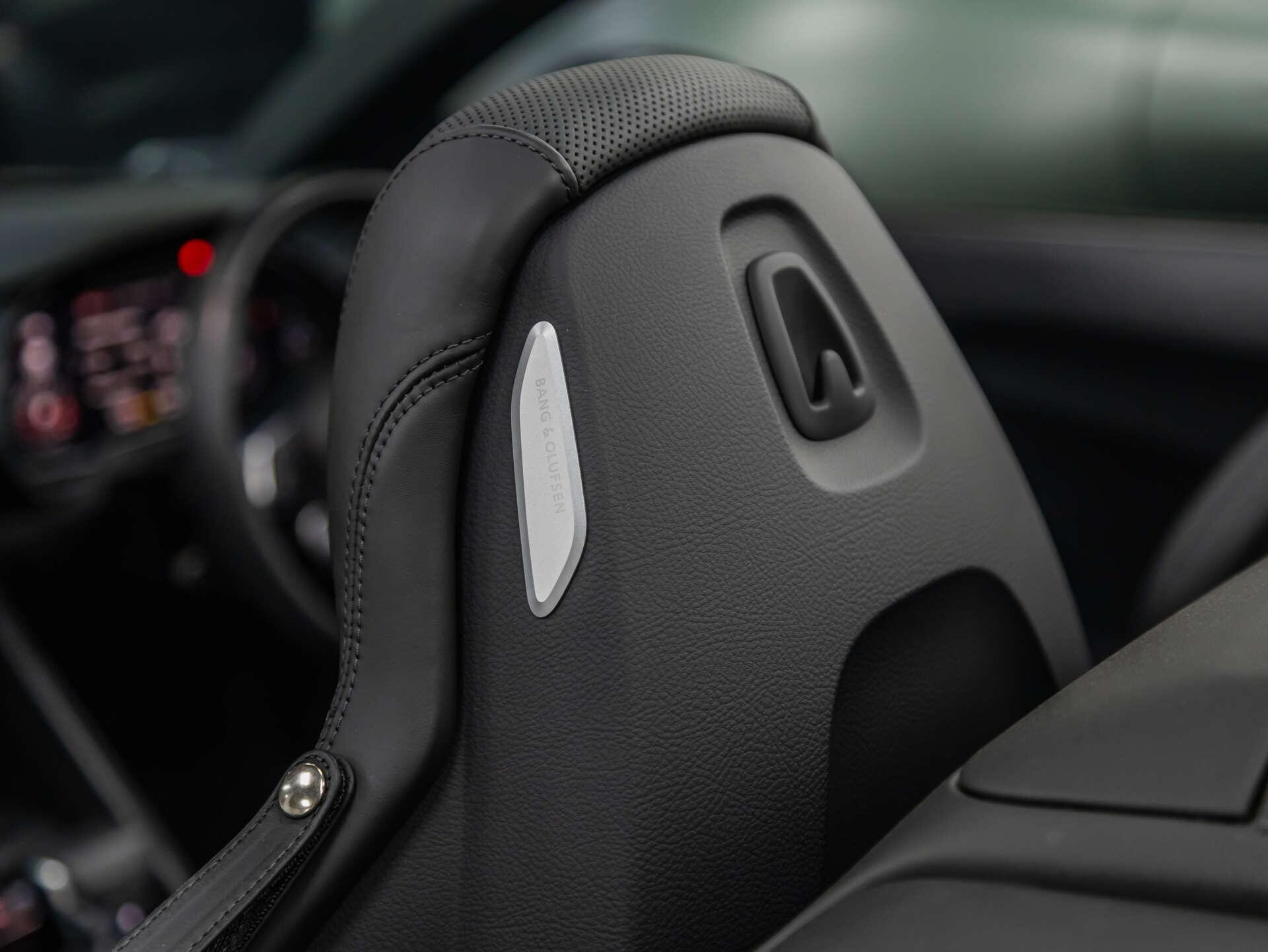 Audi R8 view 67