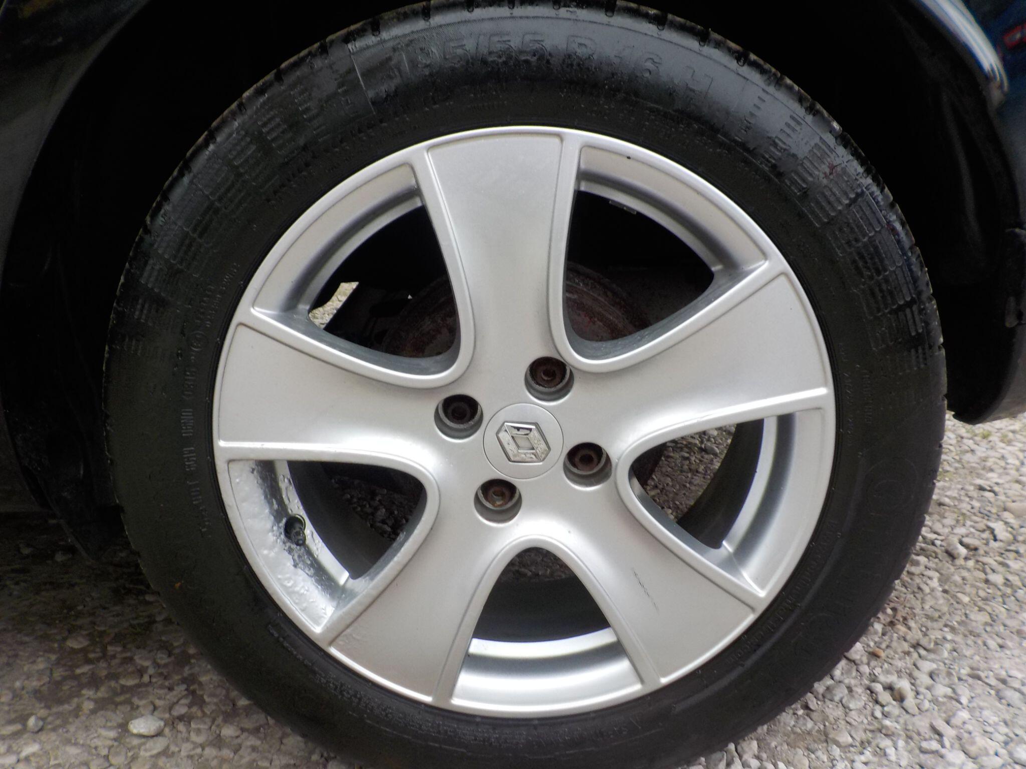 Renault Clio 1.2 16V Dynamique MediaNav Euro 5 5dr