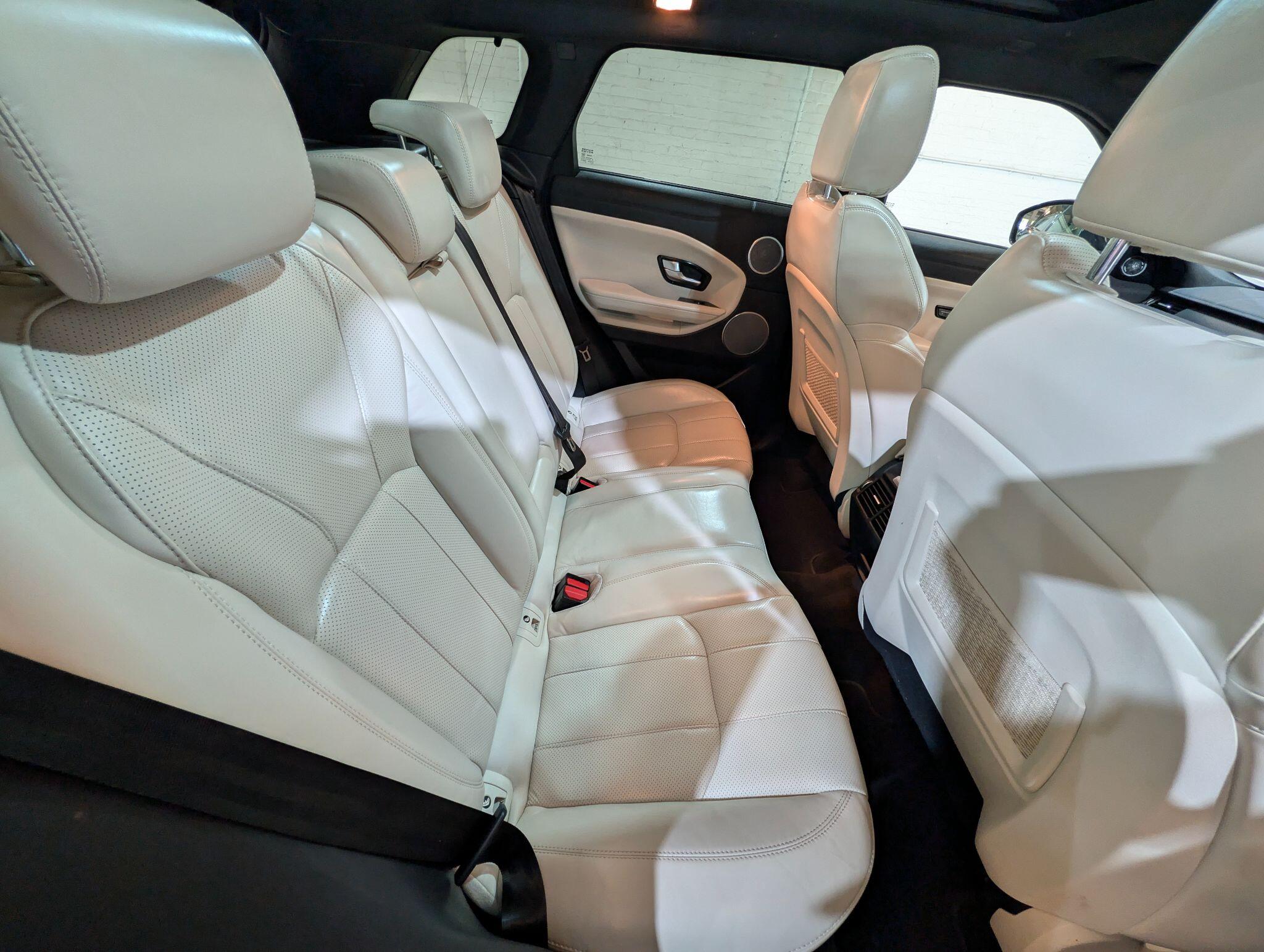 Land Rover Range Rover Evoque view 28