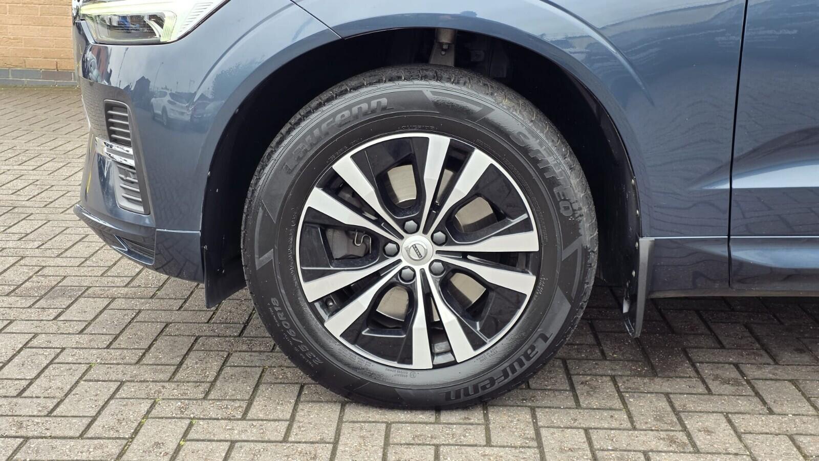 Volvo XC60 view 12