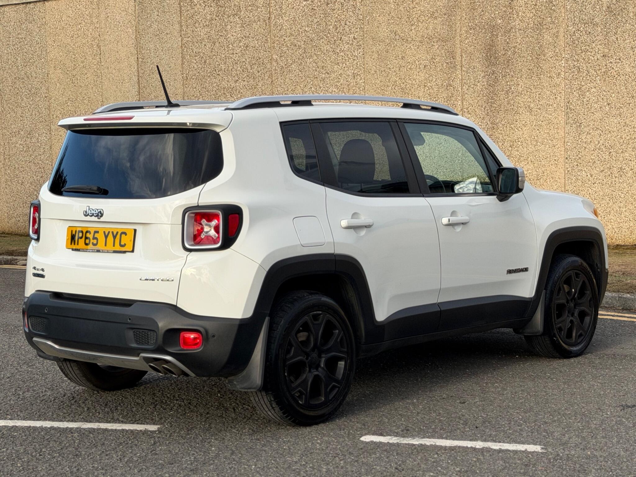 Jeep Renegade view 9