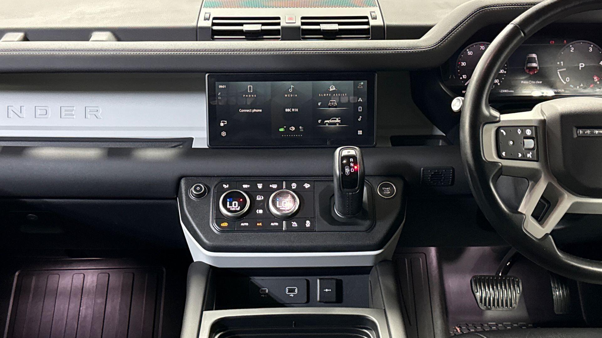 Land Rover Defender view 14