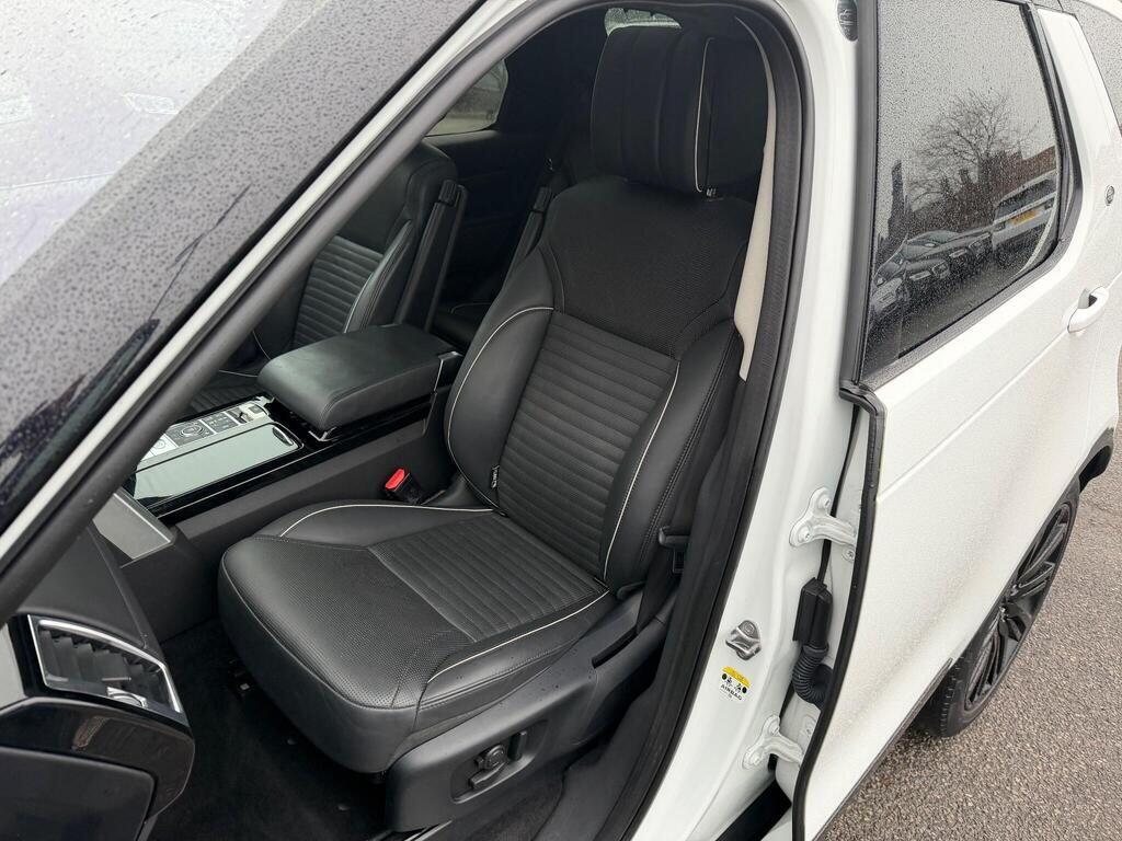 Land Rover Discovery view 19