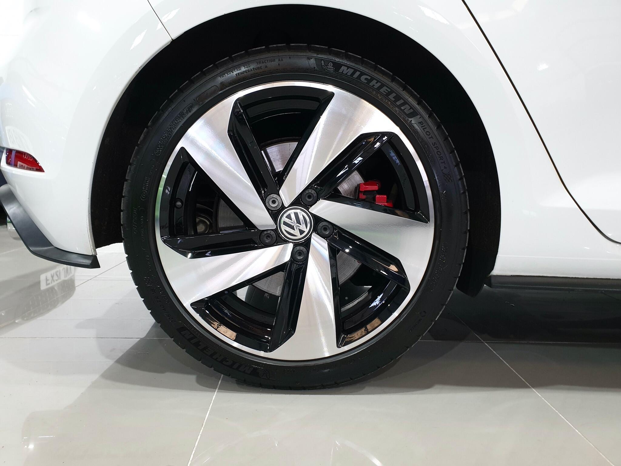 Volkswagen Golf view 42