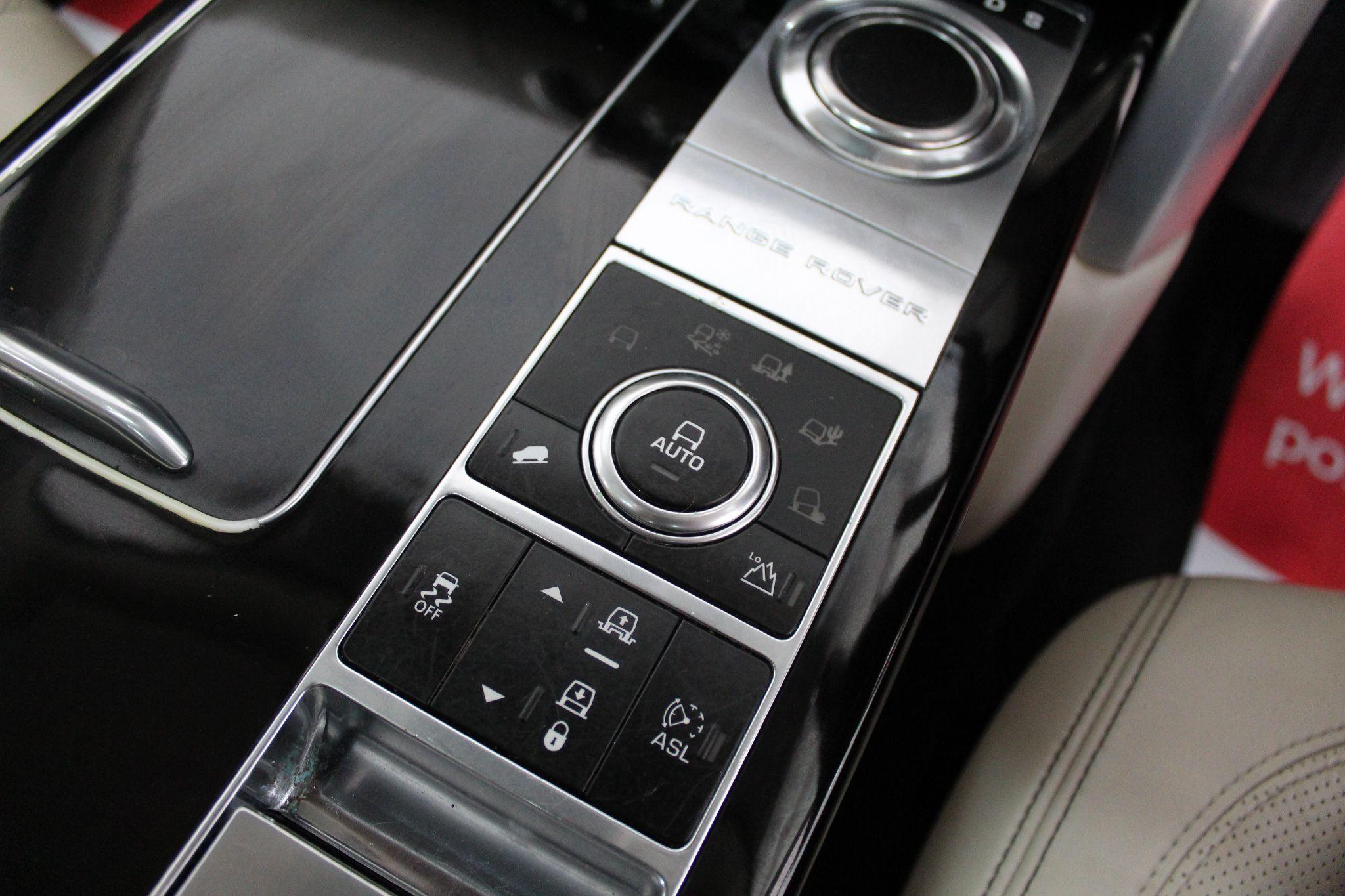 Land Rover Range Rover view 55
