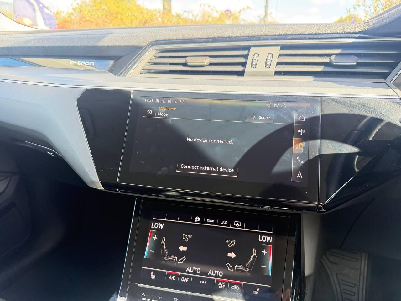 Audi E-Tron view 51