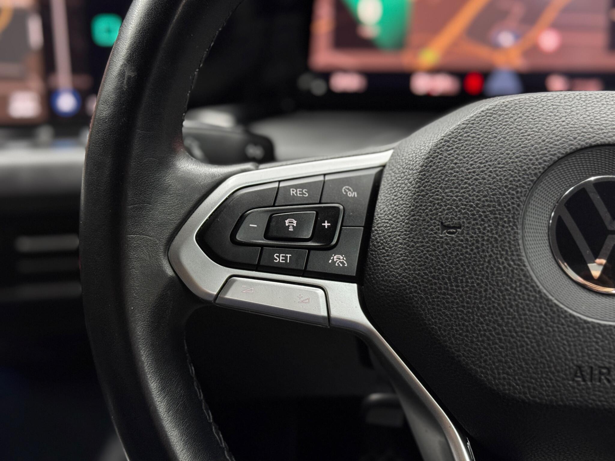 Volkswagen Golf view 20