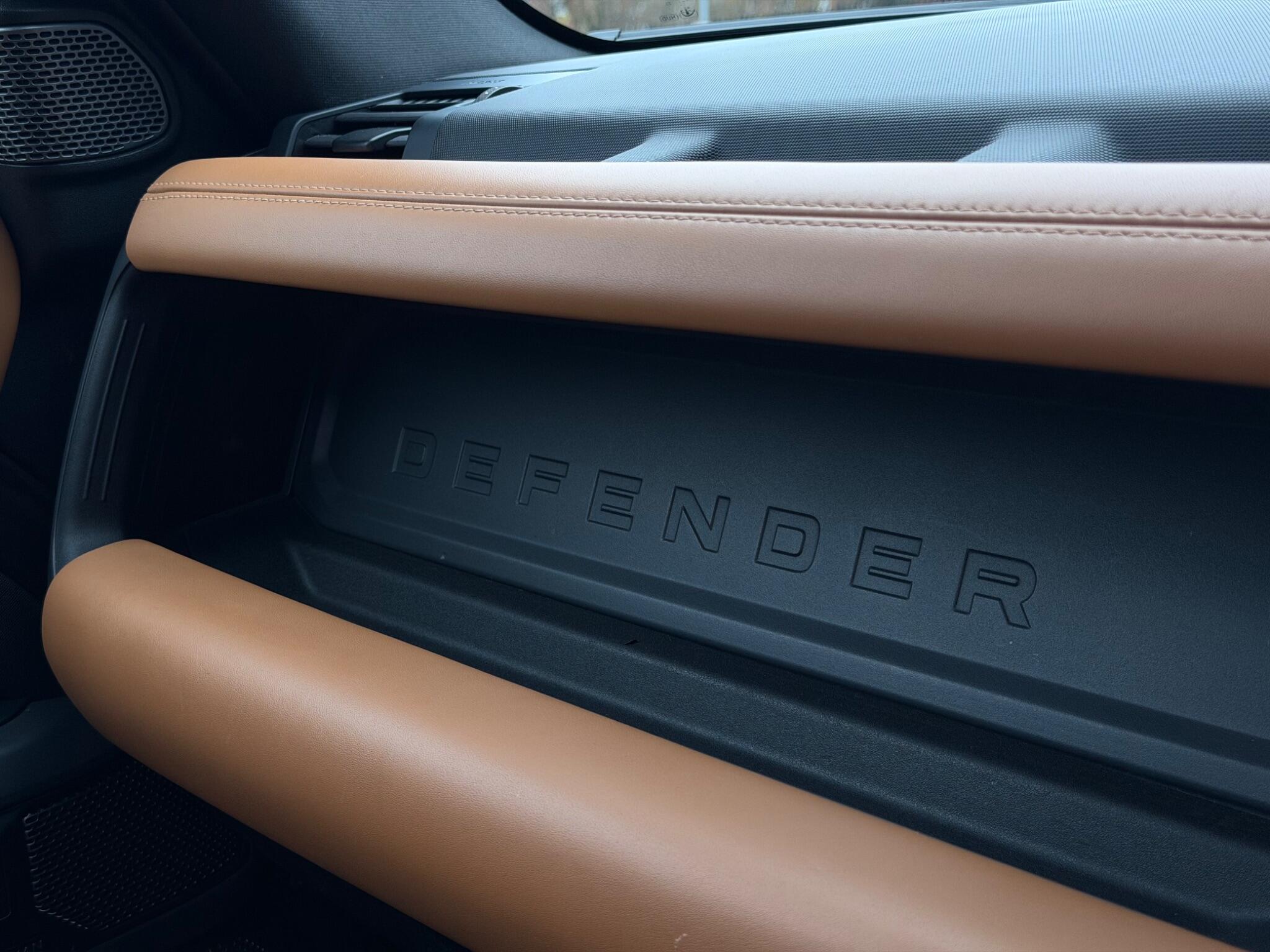 Land Rover Defender view 57