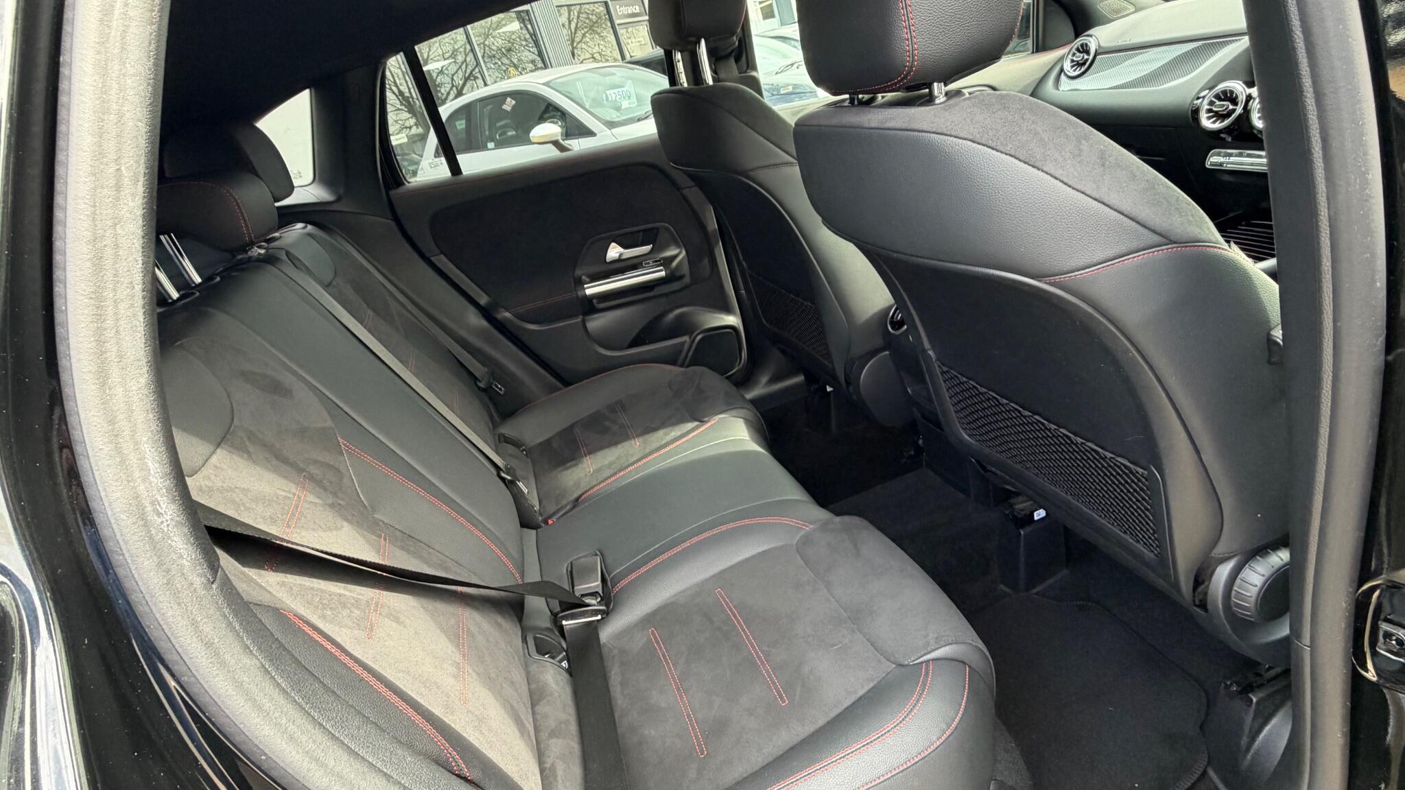 Mercedes-Benz Gla view 19