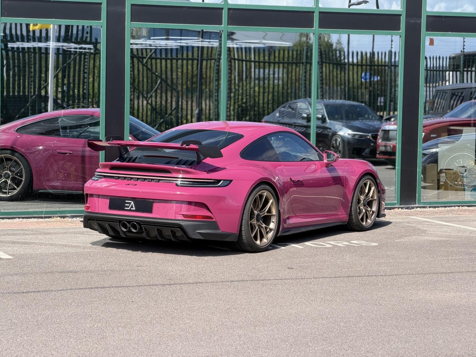 Porsche 911 view 8