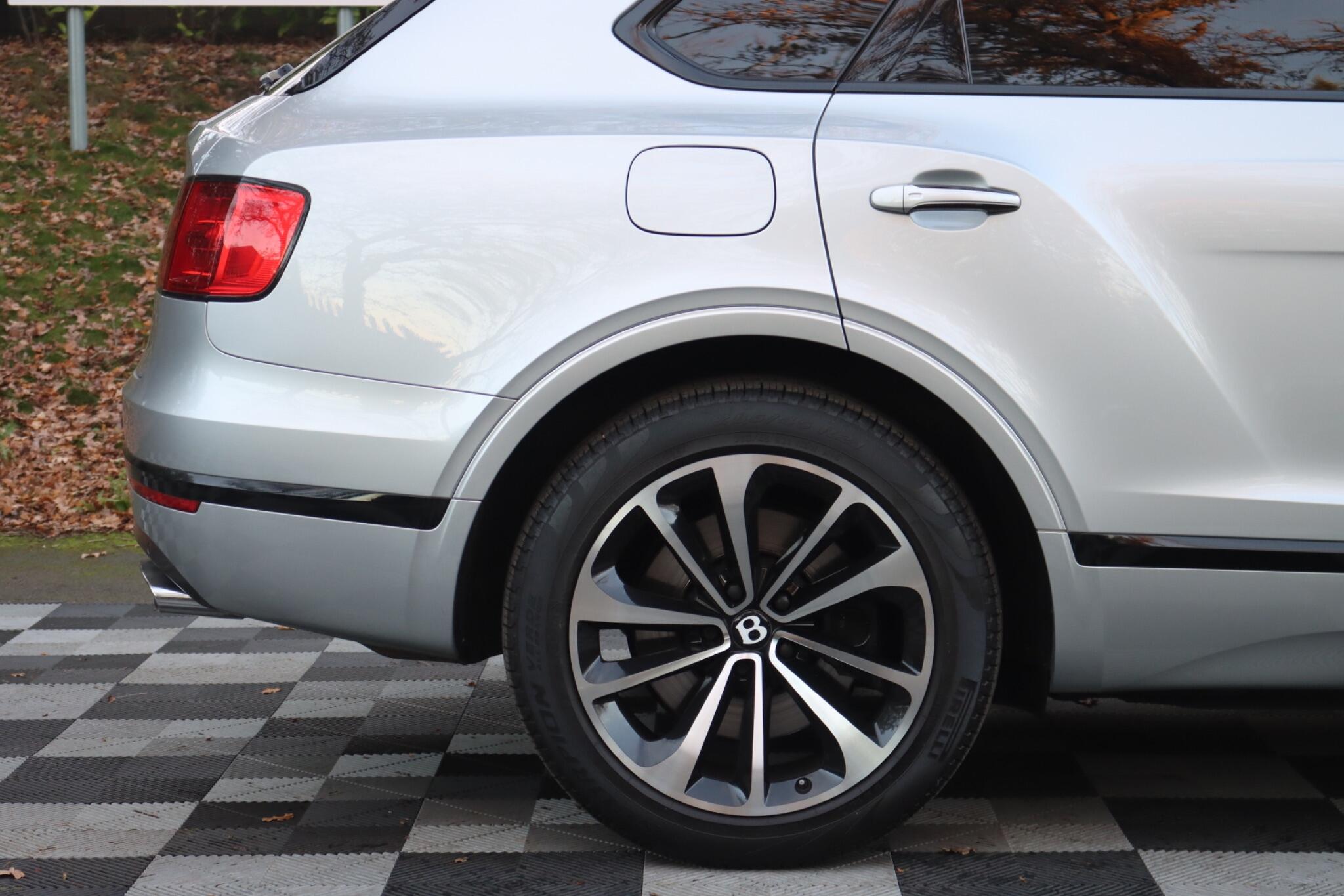 Bentley Bentayga view 49