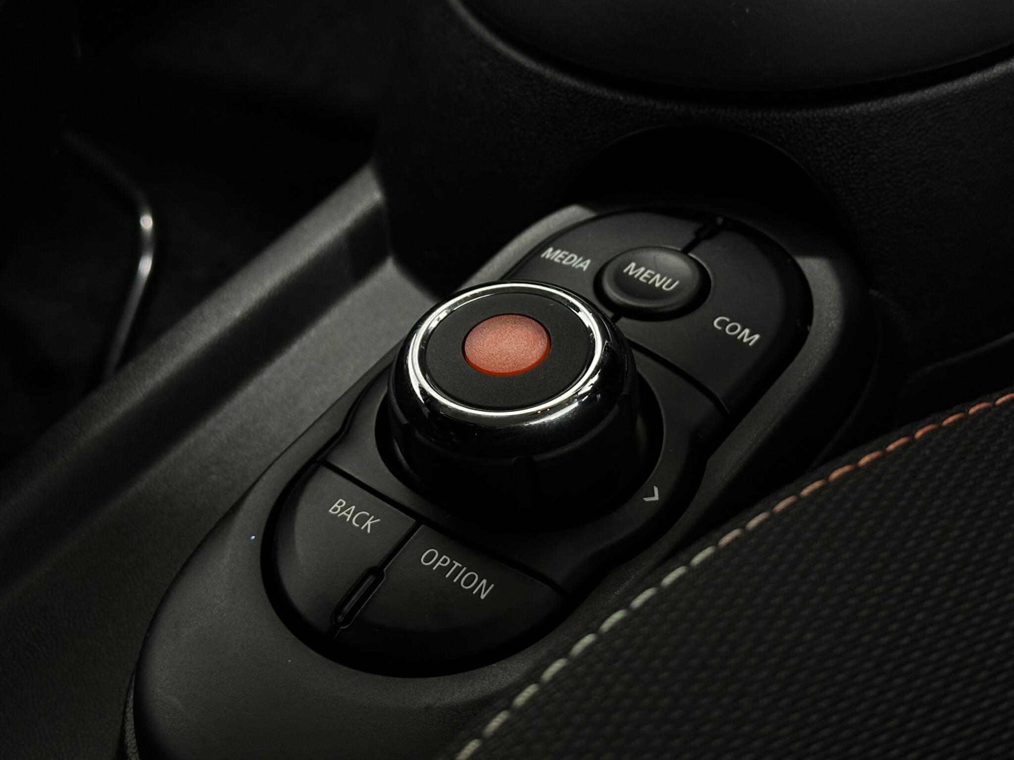 Mini Hatch view 20