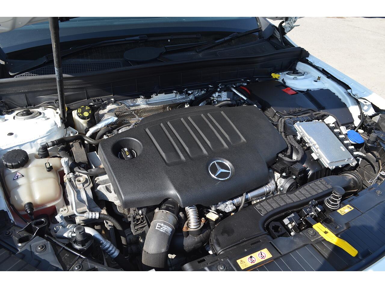 Mercedes-Benz GLB view 25