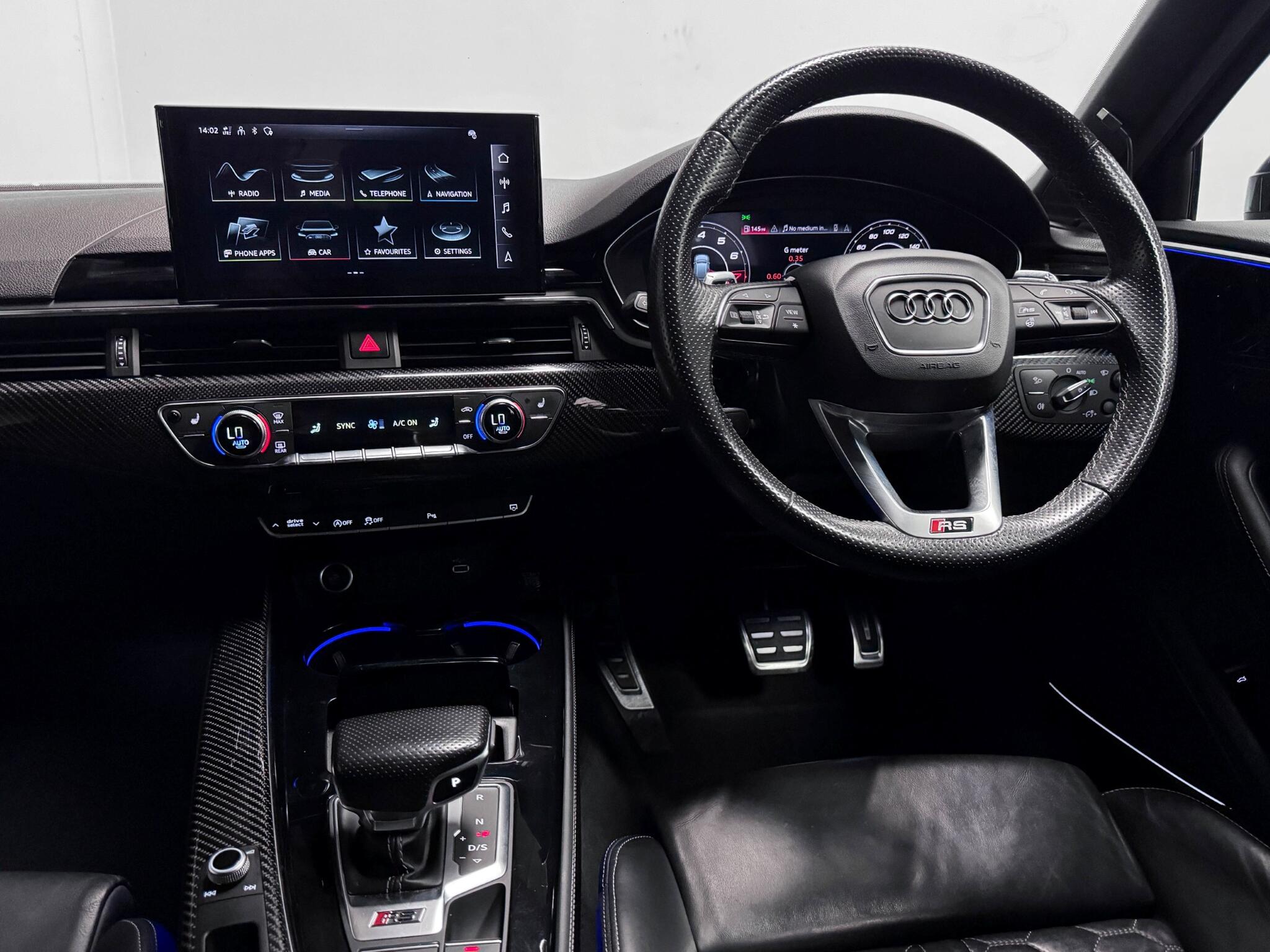 Audi RS4 Avant view 17