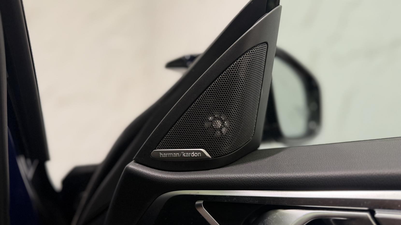 BMW i4 view 21