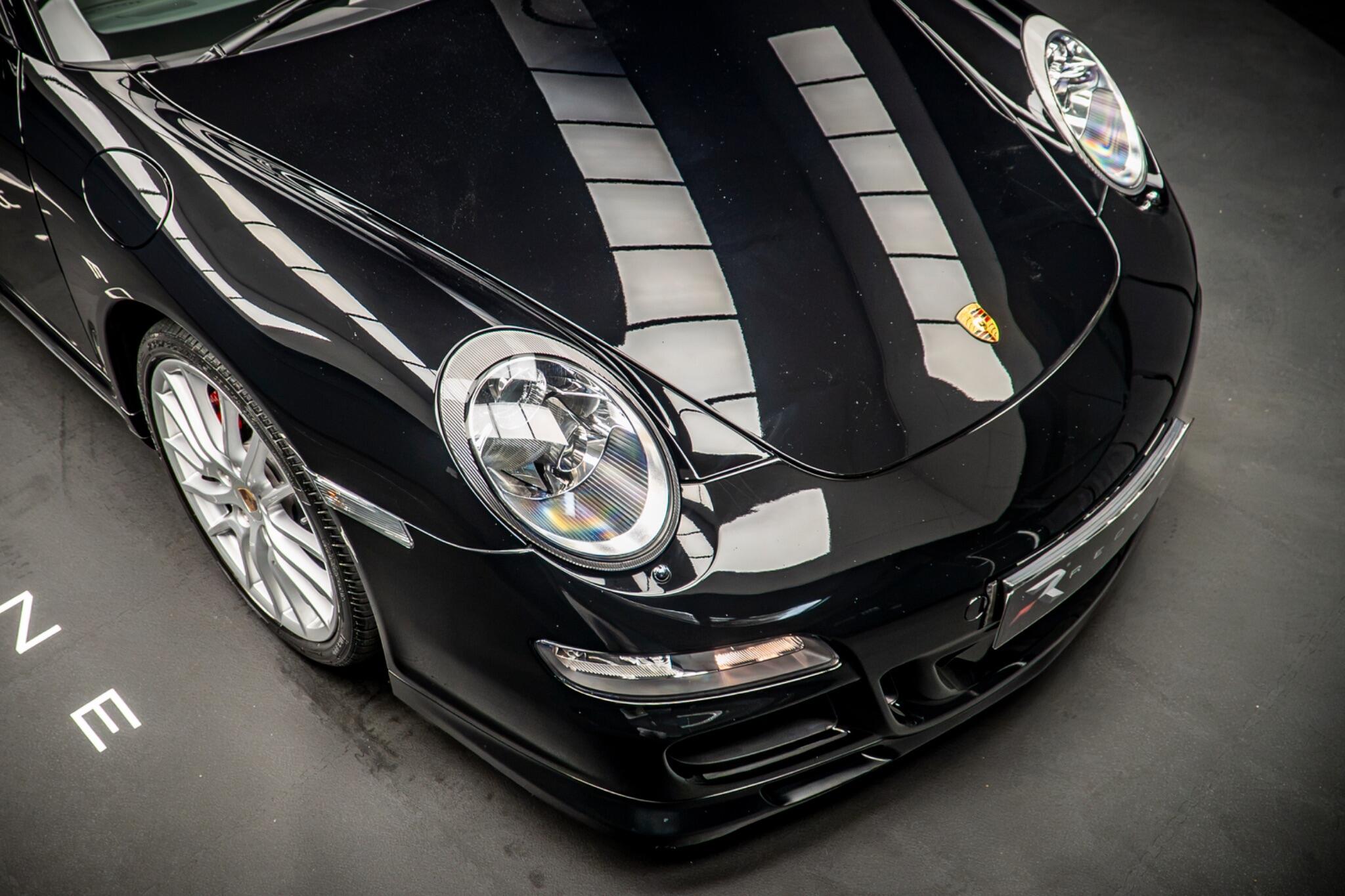 Porsche 911 view 11