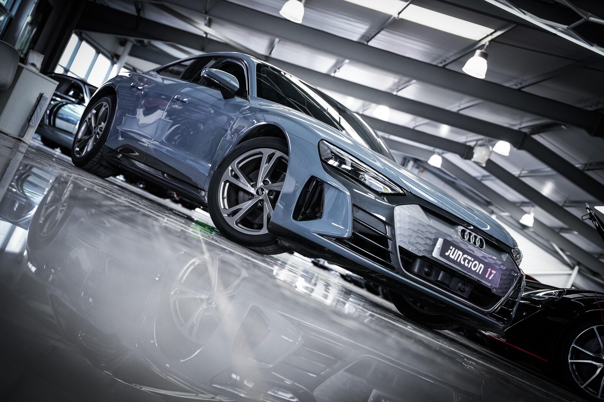 Audi e-tron GT view 8