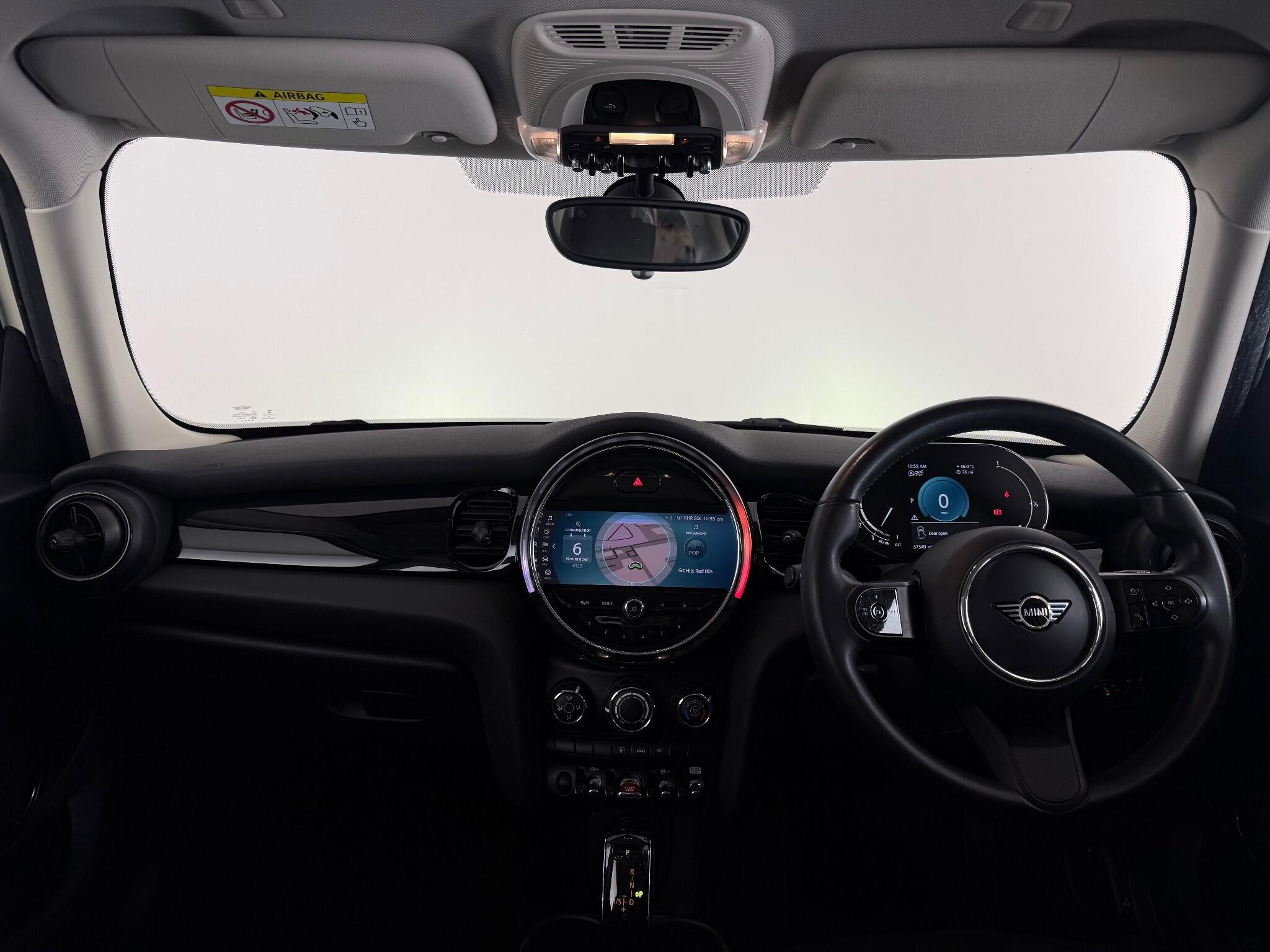 Mini Hatch view 19