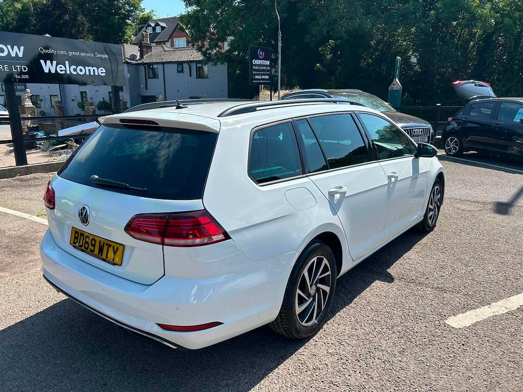 Volkswagen Golf view 2