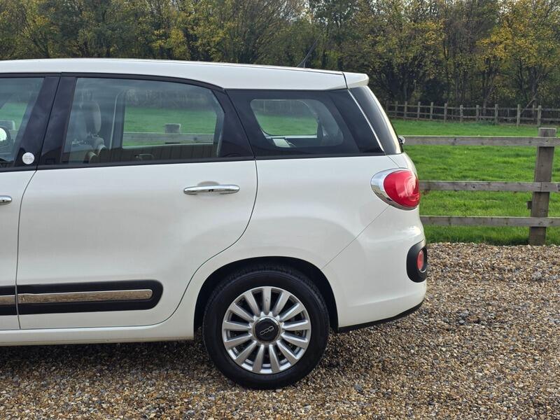 2014 Fiat 500L image 14