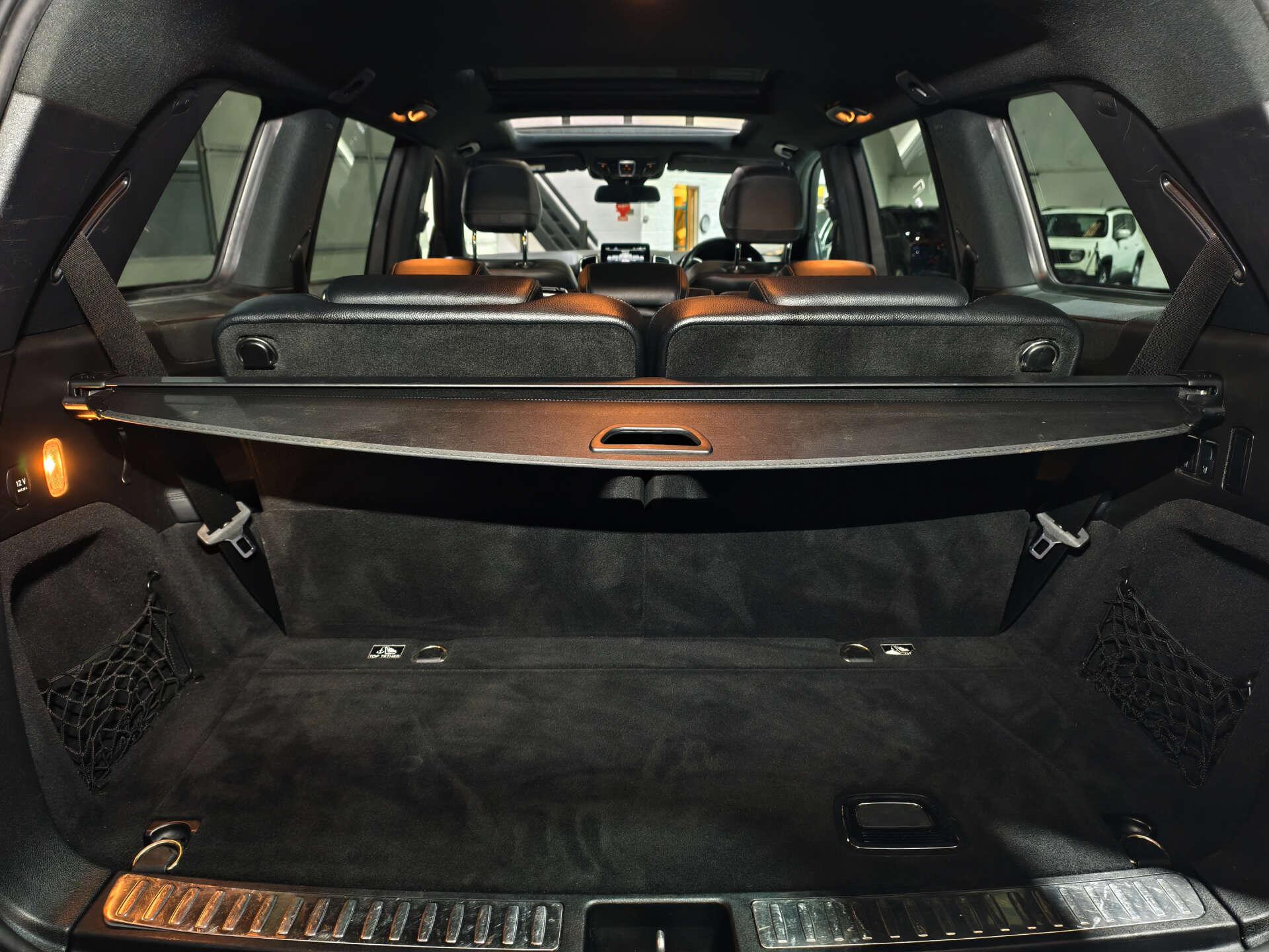 Mercedes-Benz GLS view 20