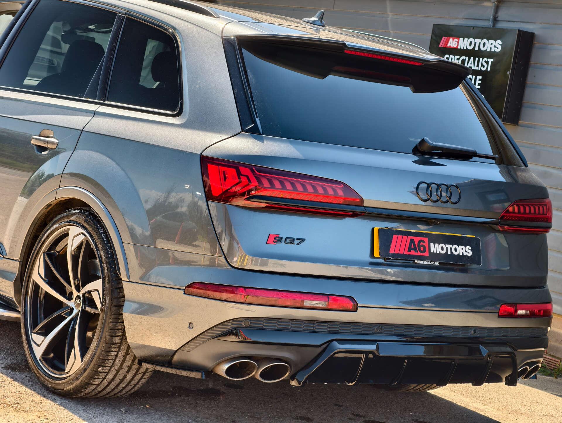 Audi SQ7 view 26