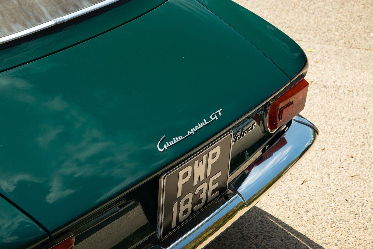 Alfa Romeo Giulia view 124