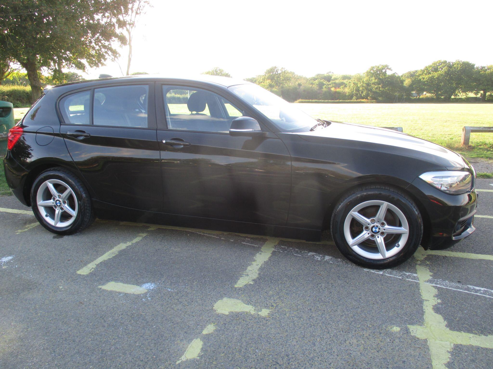 BMW 1 Series view 5