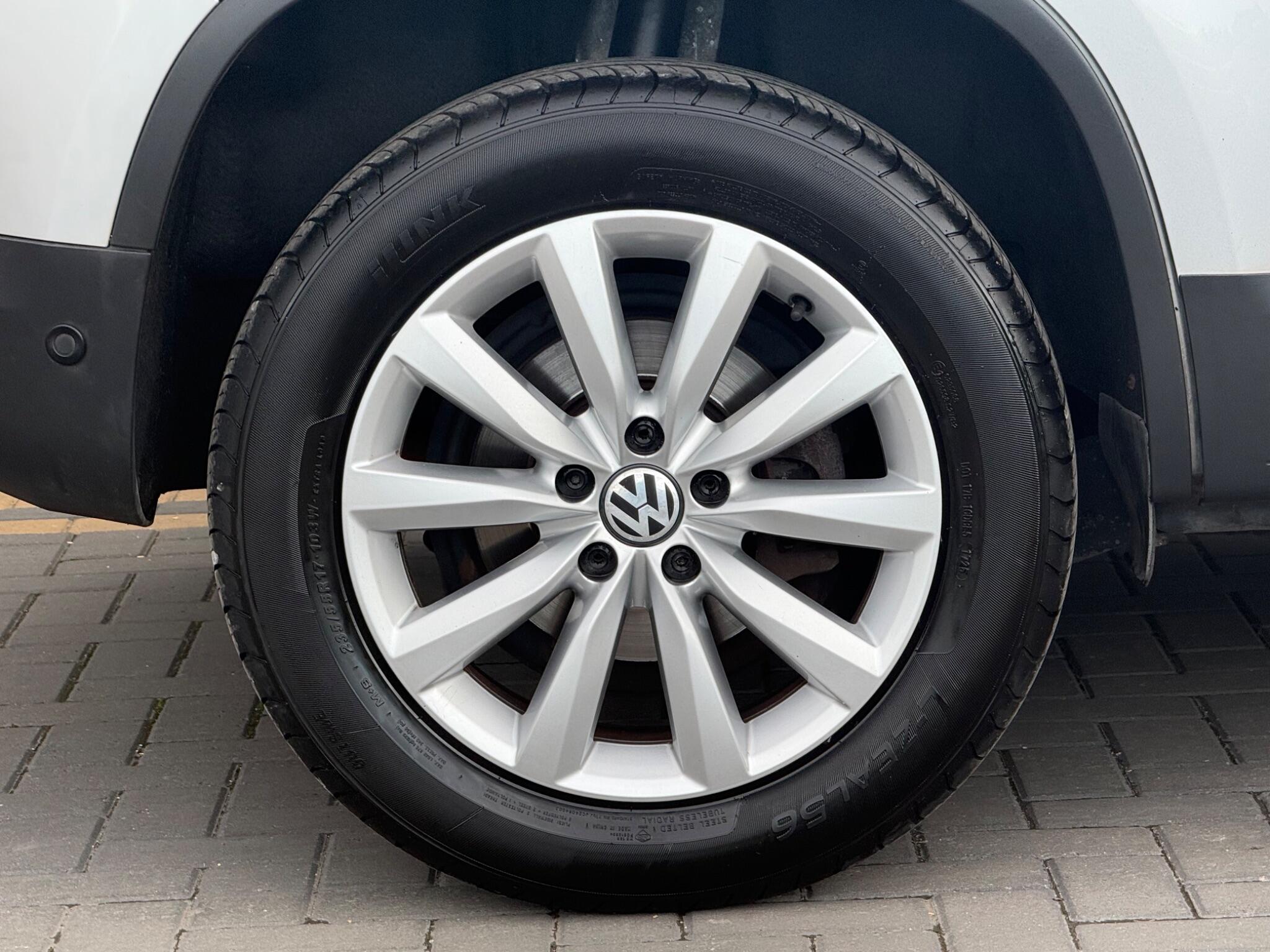 Volkswagen Tiguan view 13