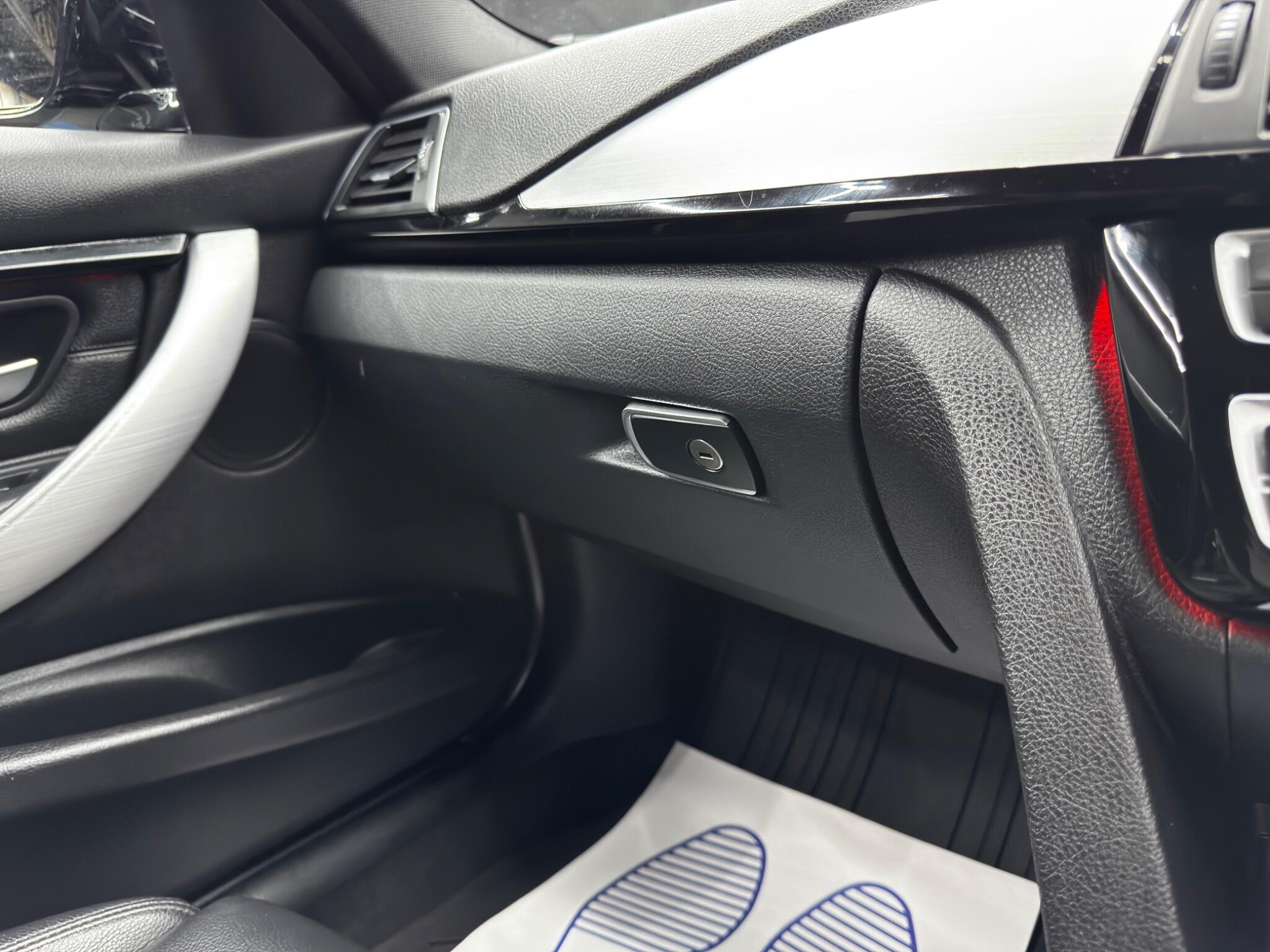 BMW 3 Series view 38