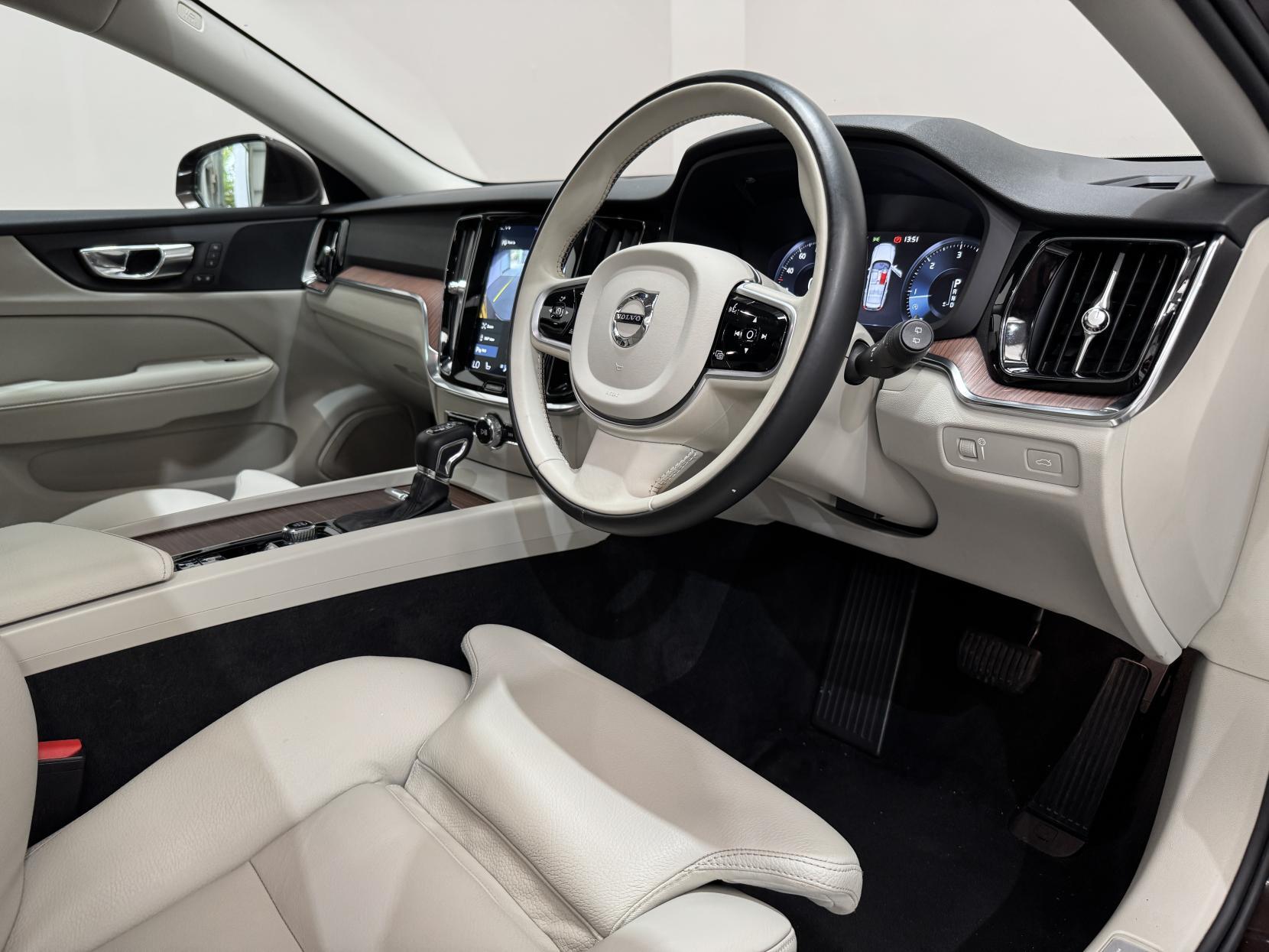 Volvo V60 view 19