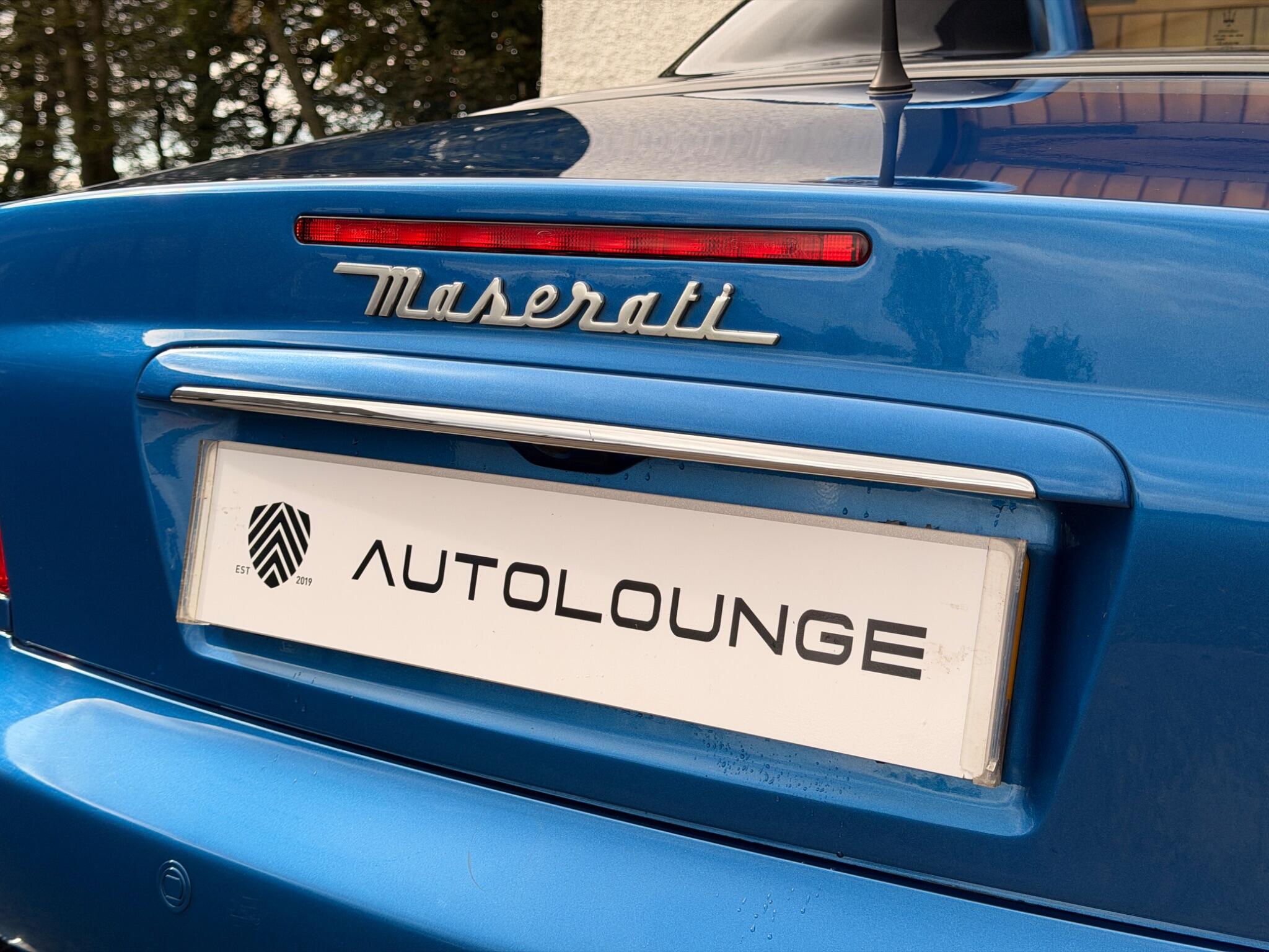 Maserati Spyder view 25
