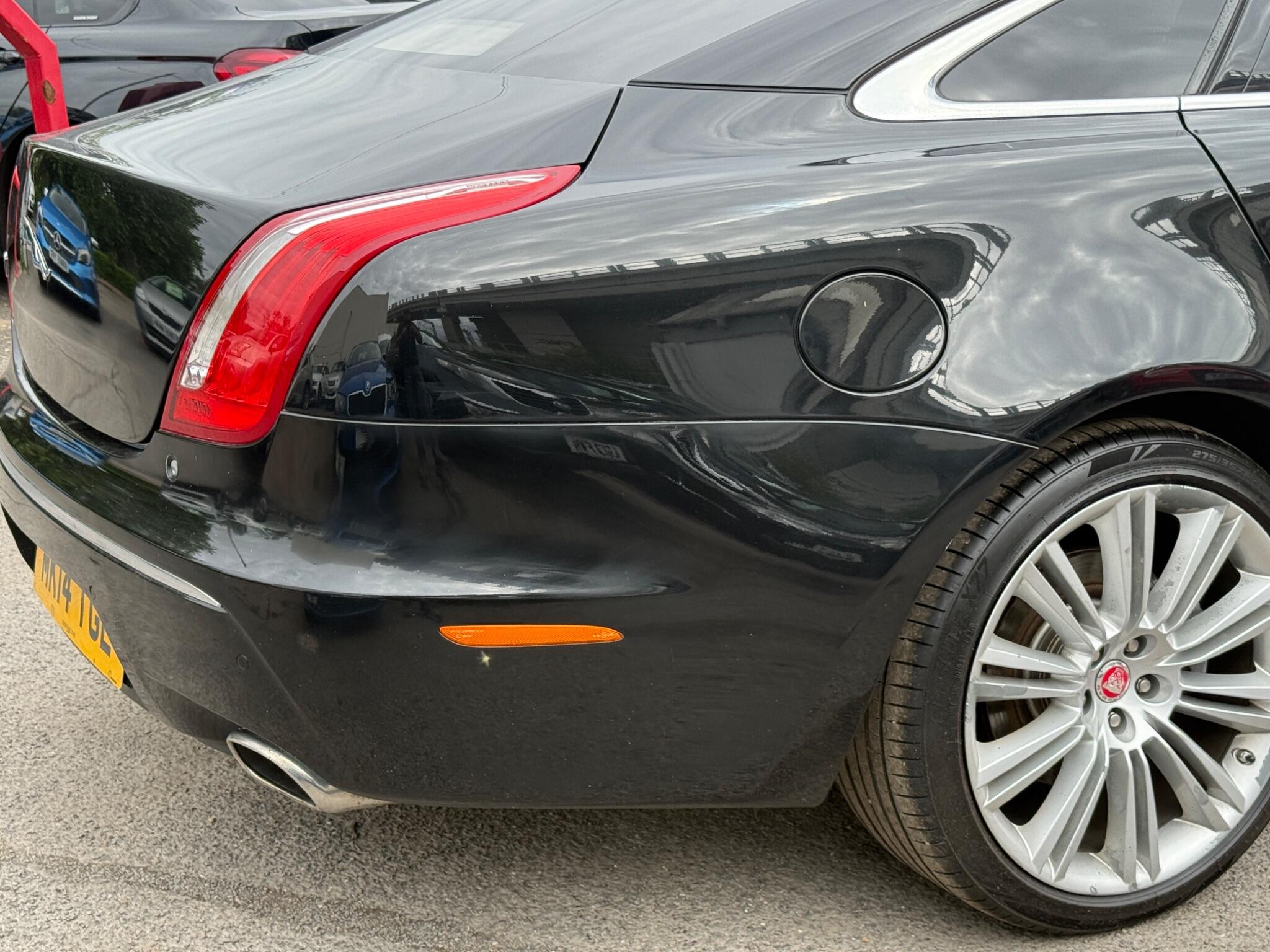 Jaguar XJ - Image 28