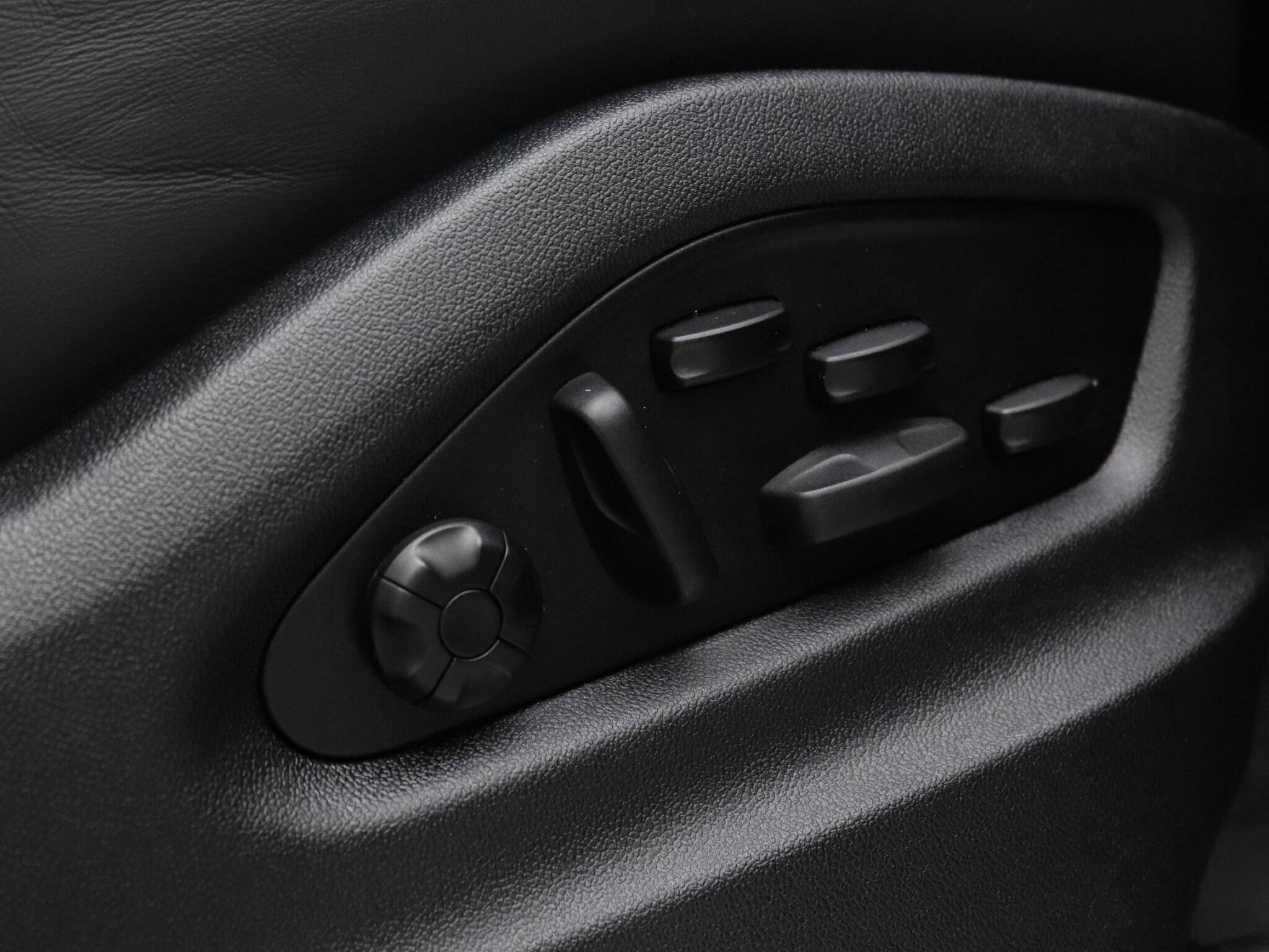 Porsche Cayenne view 26