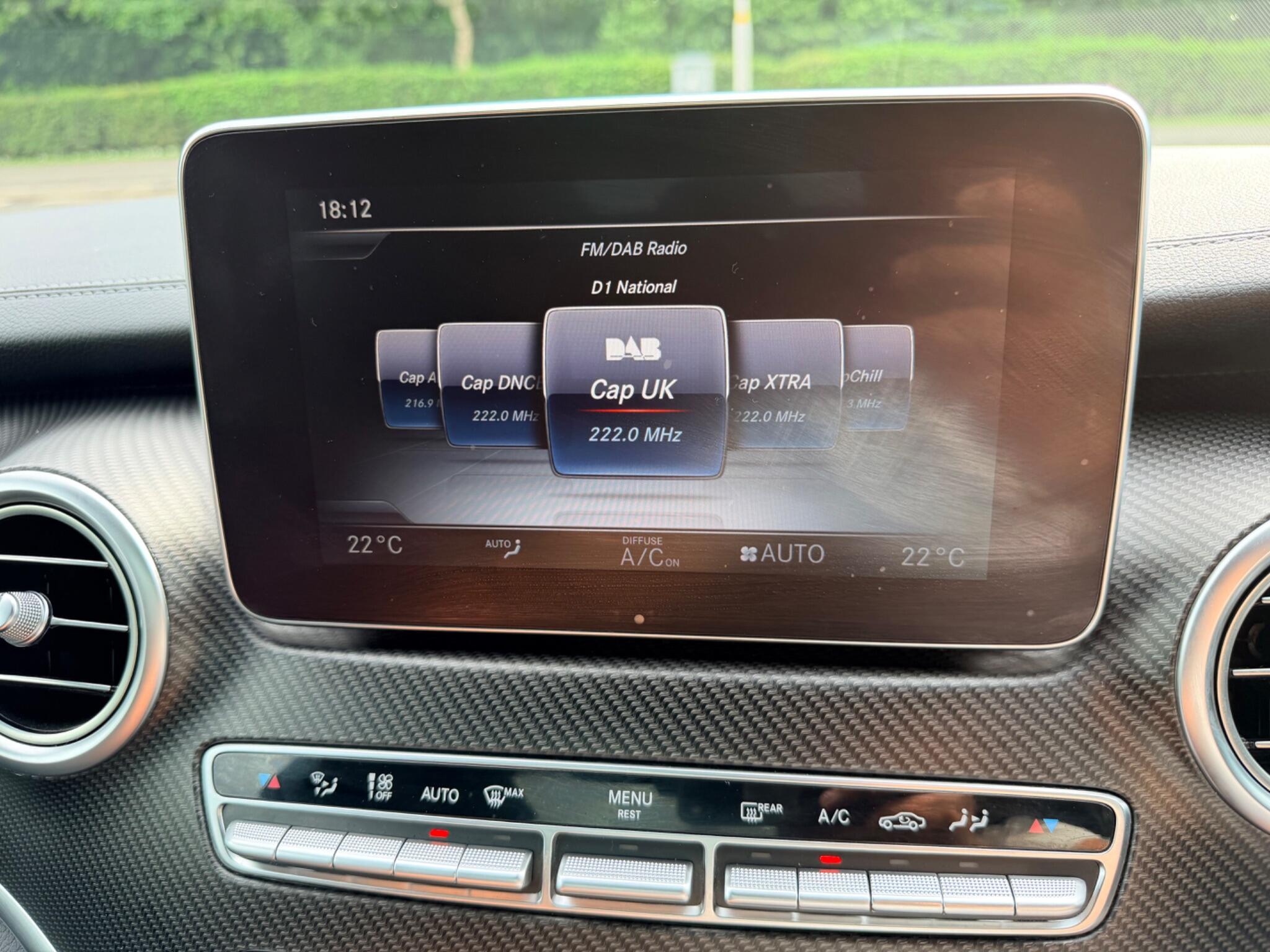 Mercedes-Benz V-Class view 37