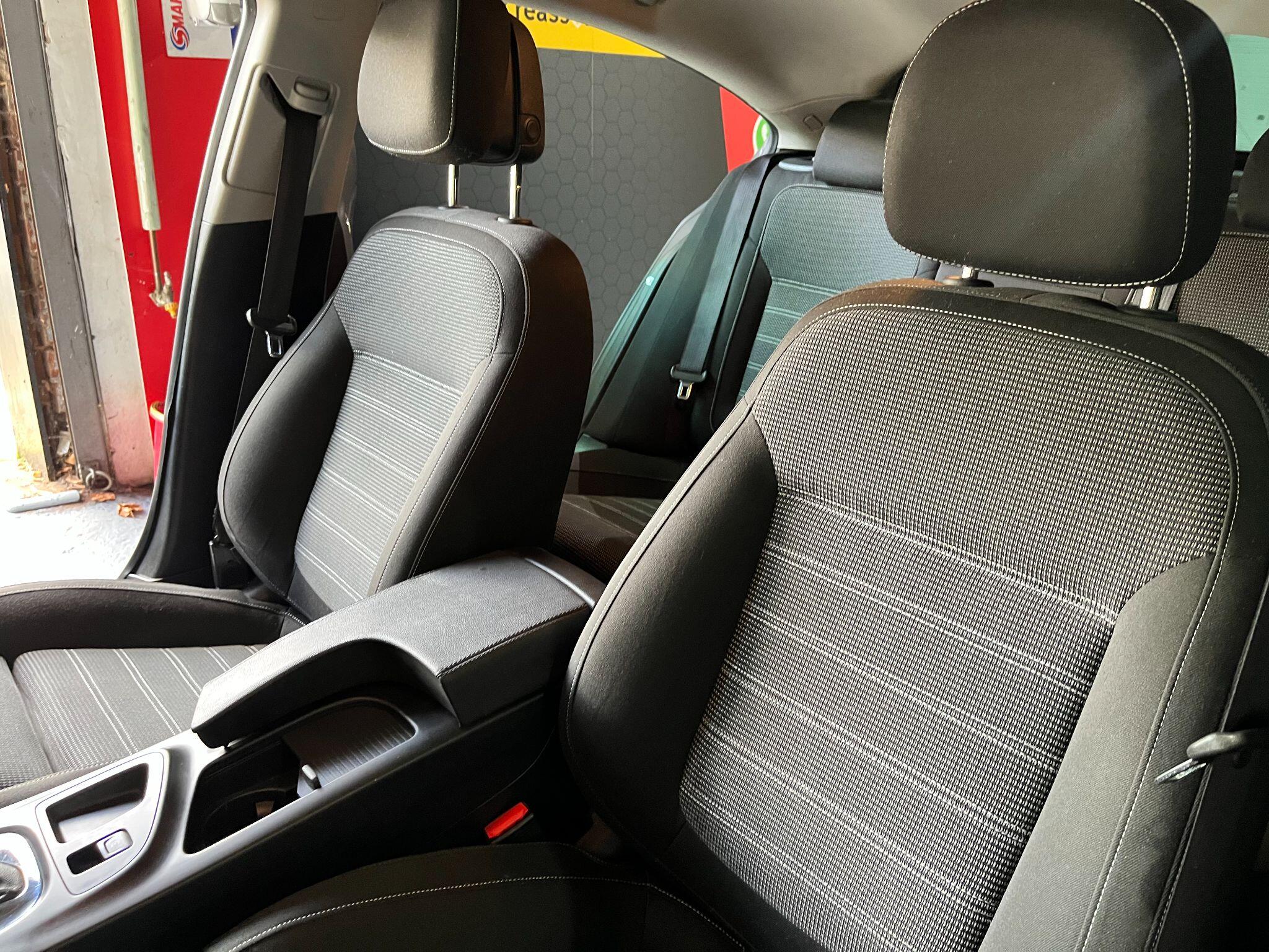 Vauxhall Insignia view 18