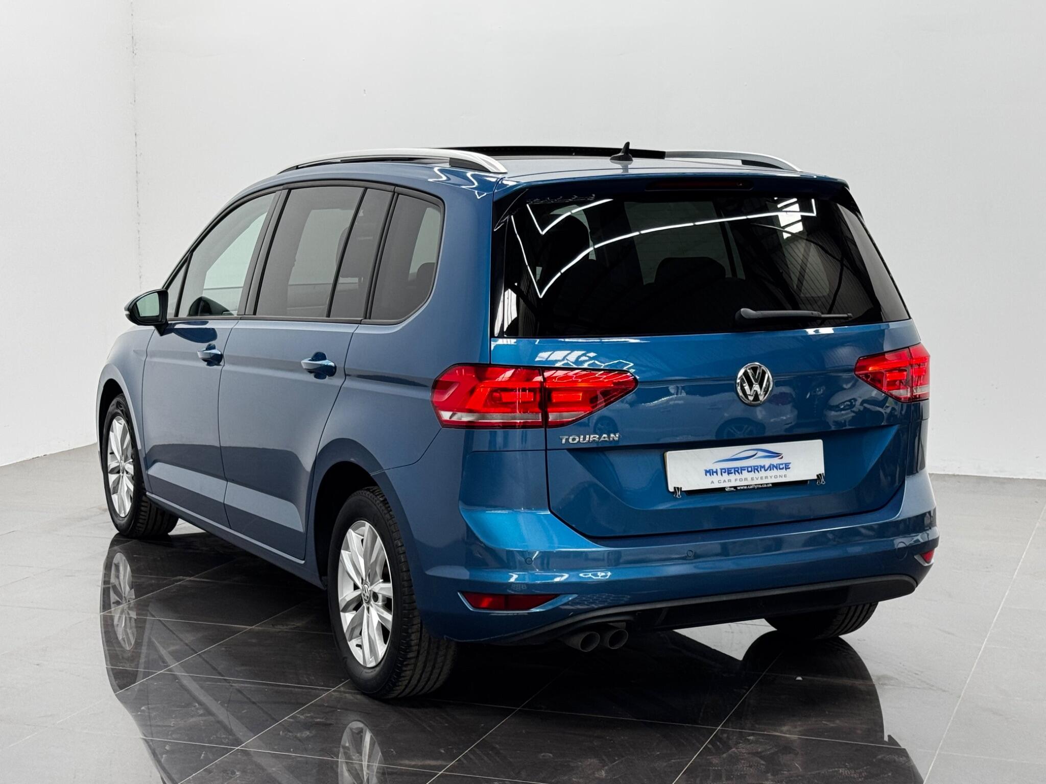 Volkswagen Touran view 7