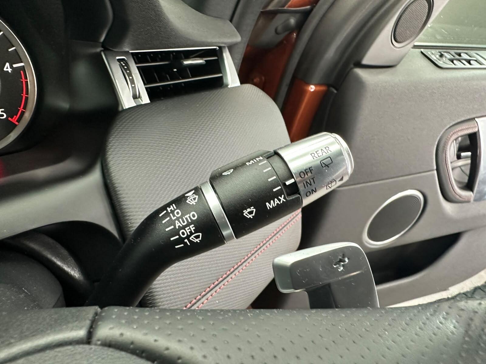 Land Rover Discovery Sport view 45
