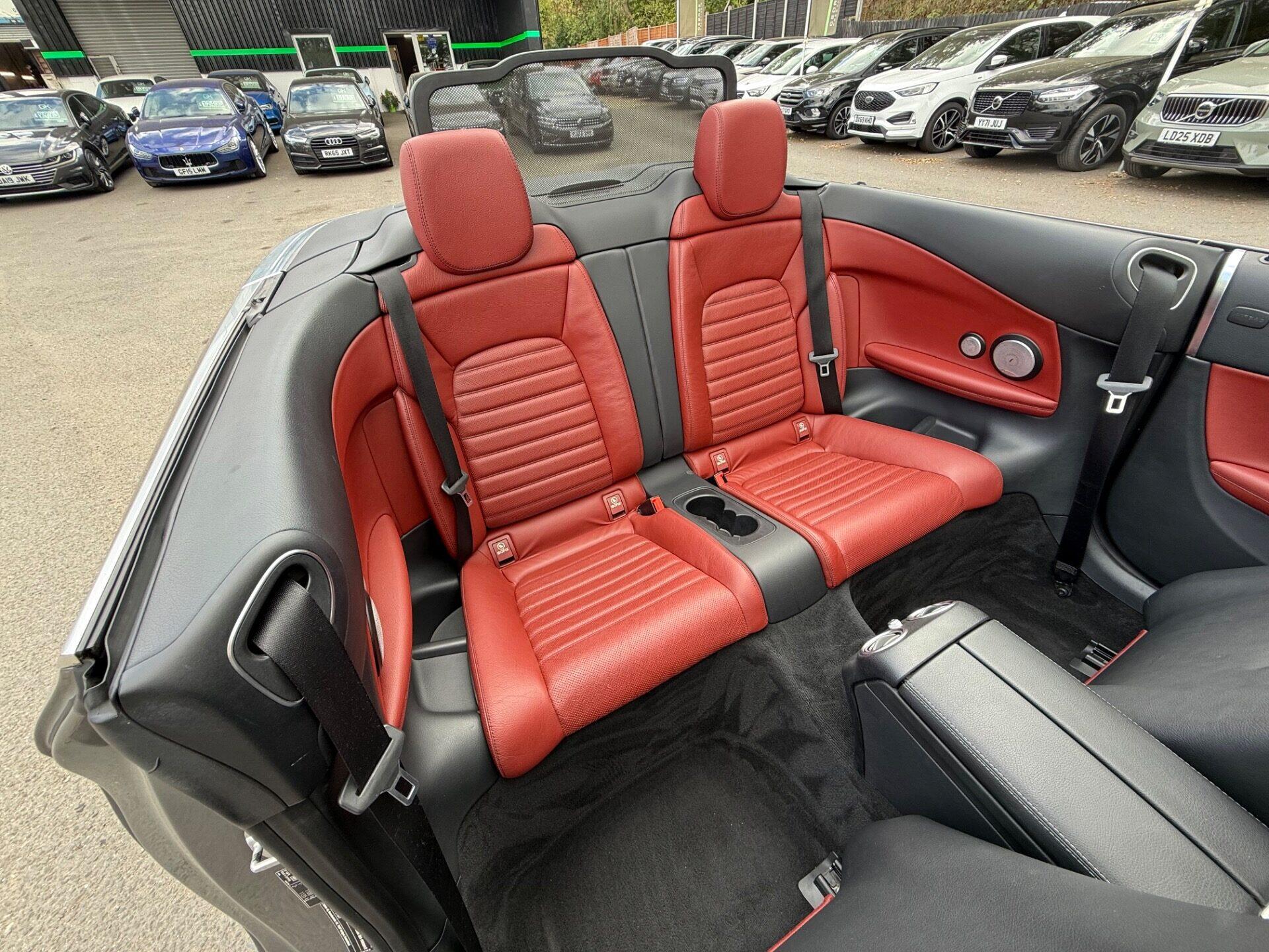 Mercedes-Benz C-Class view 38