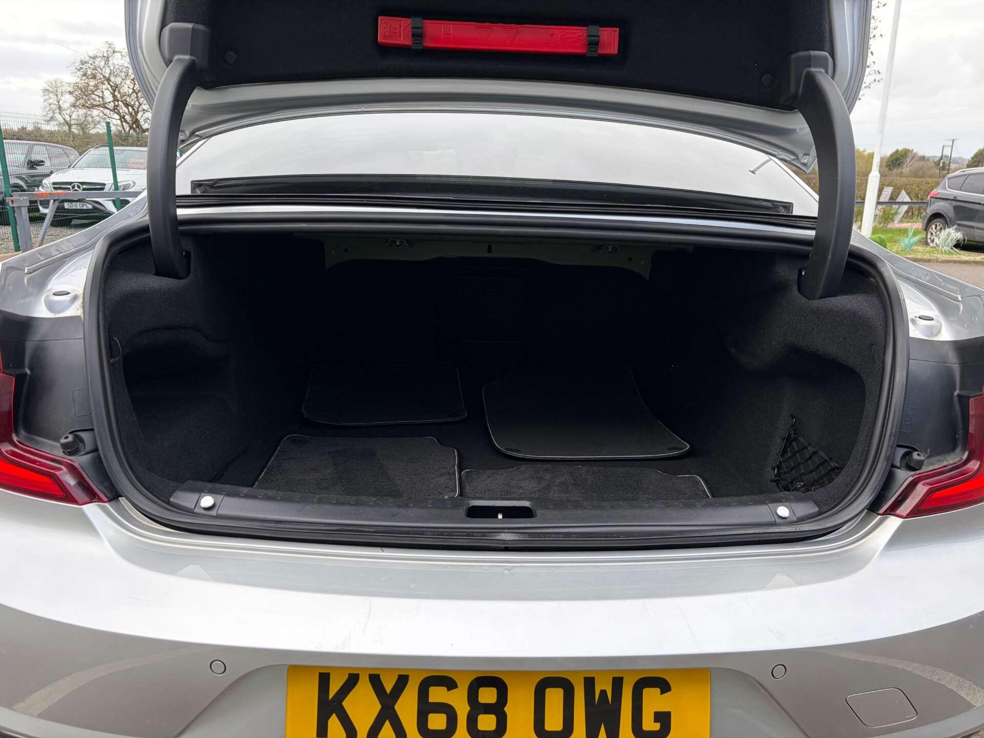 Volvo S90 view 26