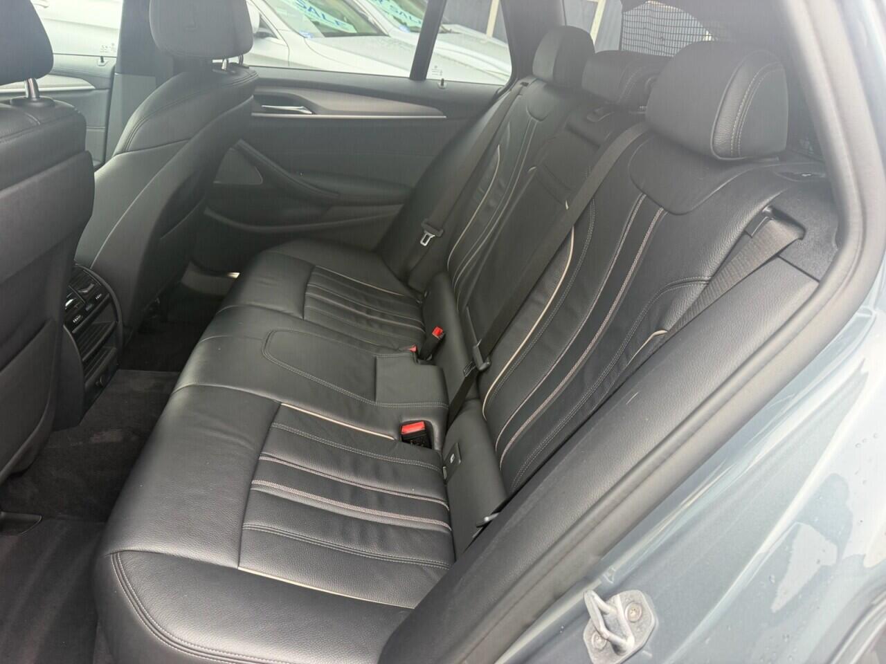 BMW 5 Series view 28