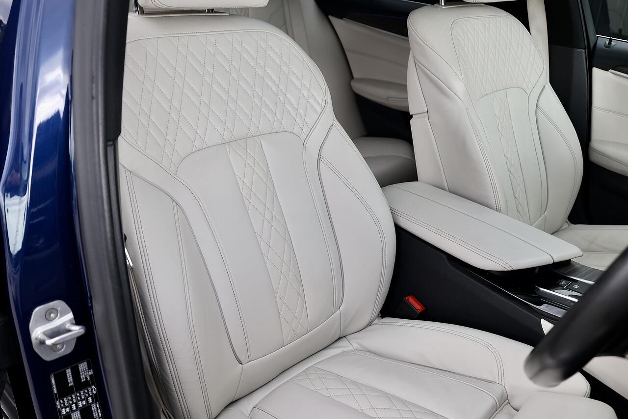 BMW 5 Series view 30