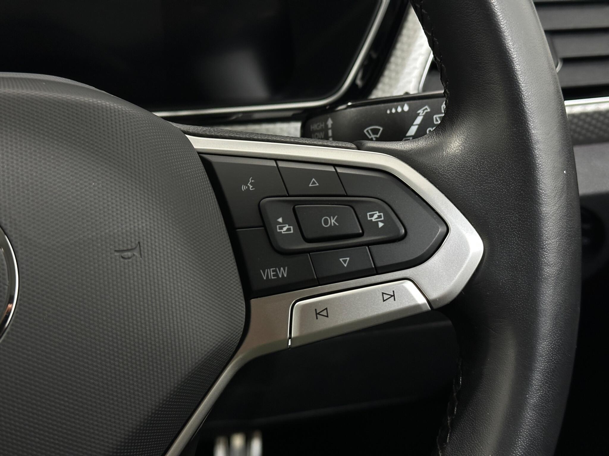 Volkswagen T-Cross view 16