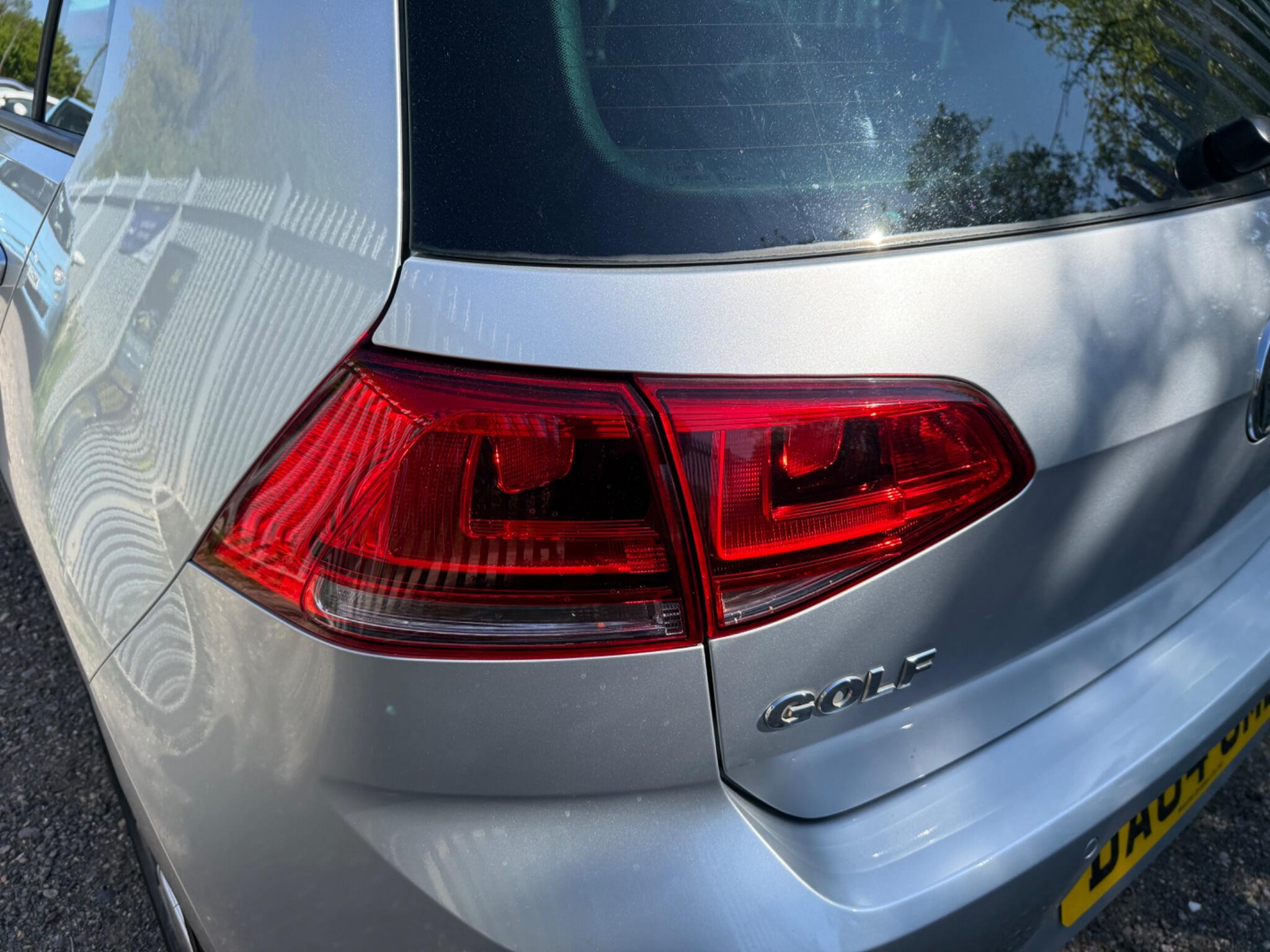 2014 Volkswagen Golf image 37