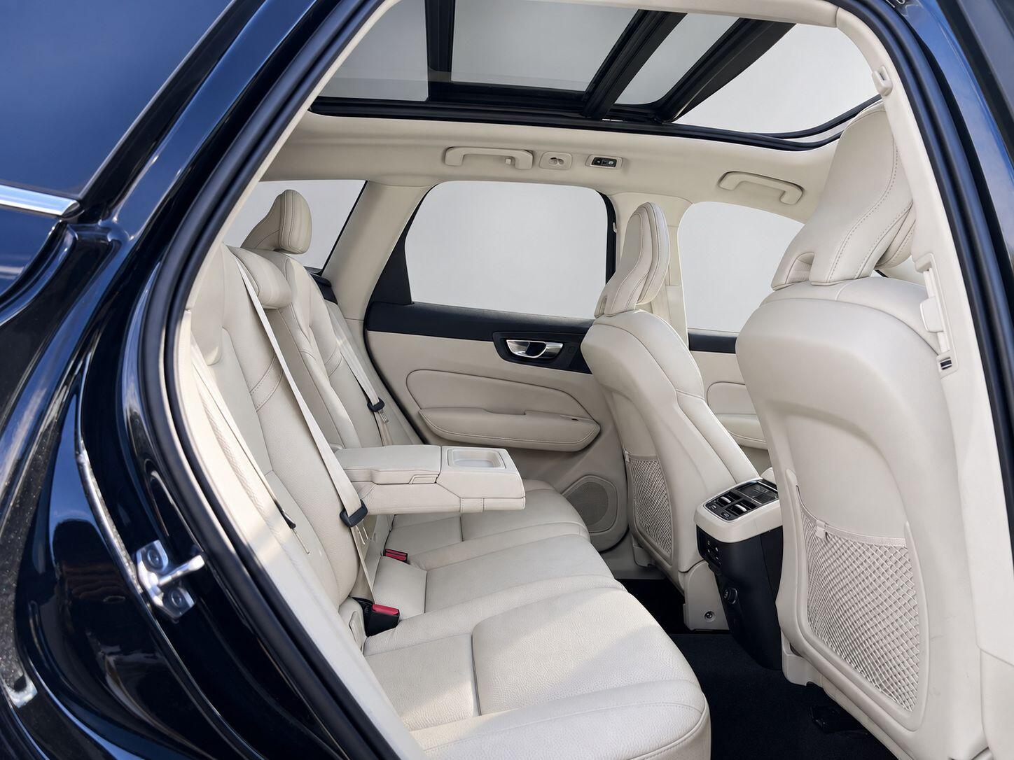 Volvo XC60 view 30