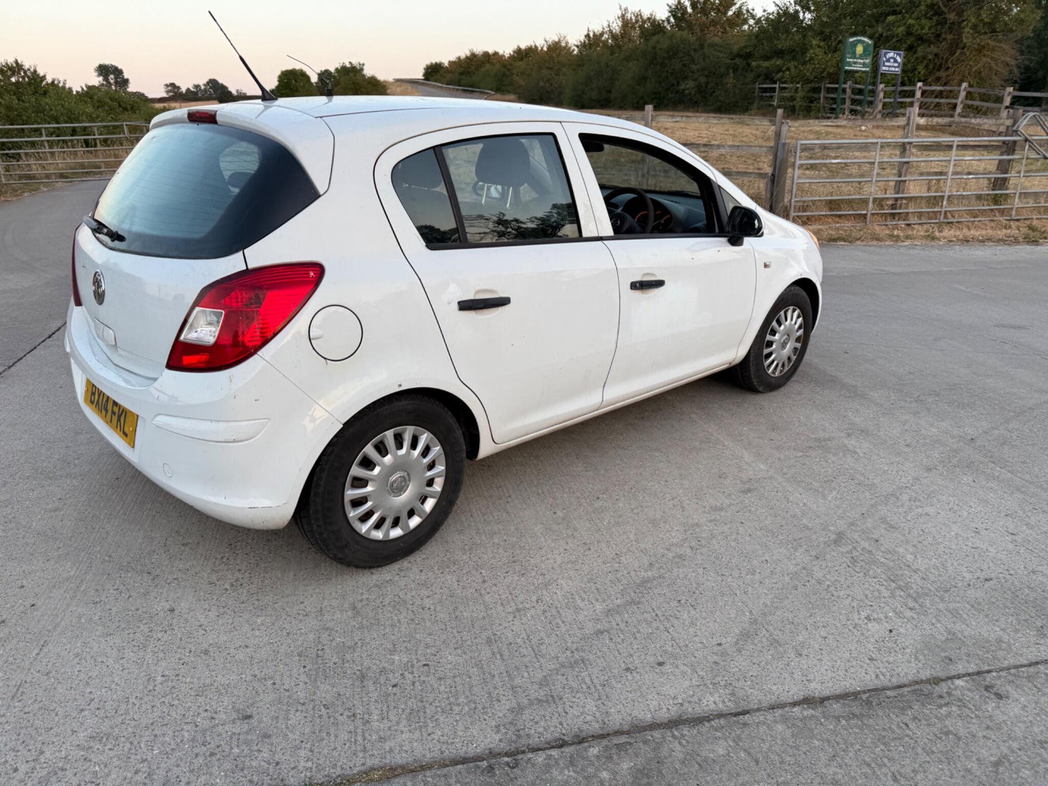 Vauxhall Corsa 1.3 CDTi ecoFLEX S Euro 5 (s/s) 5dr (A/C) — photo 28 of 74