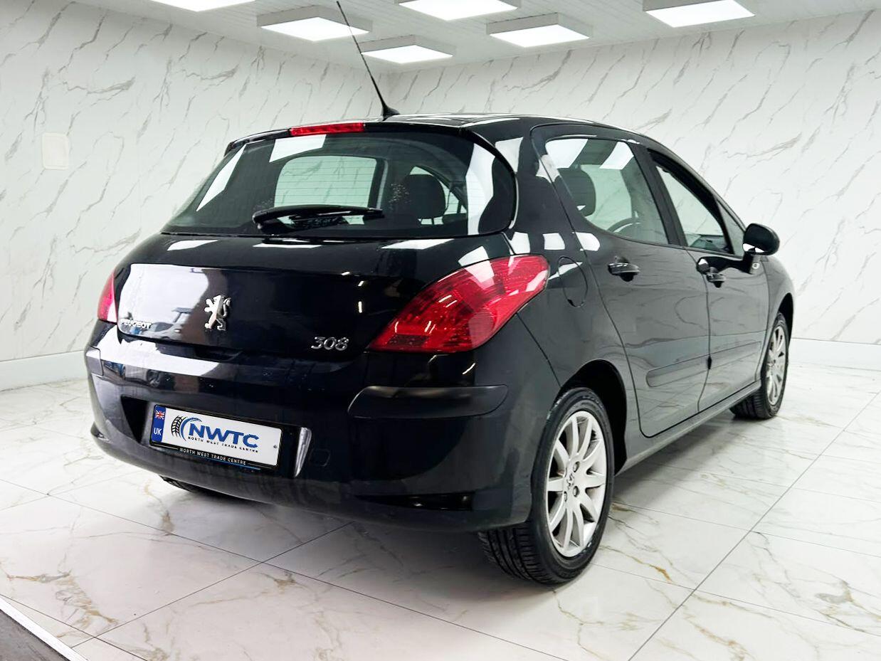 Peugeot 308 view 11