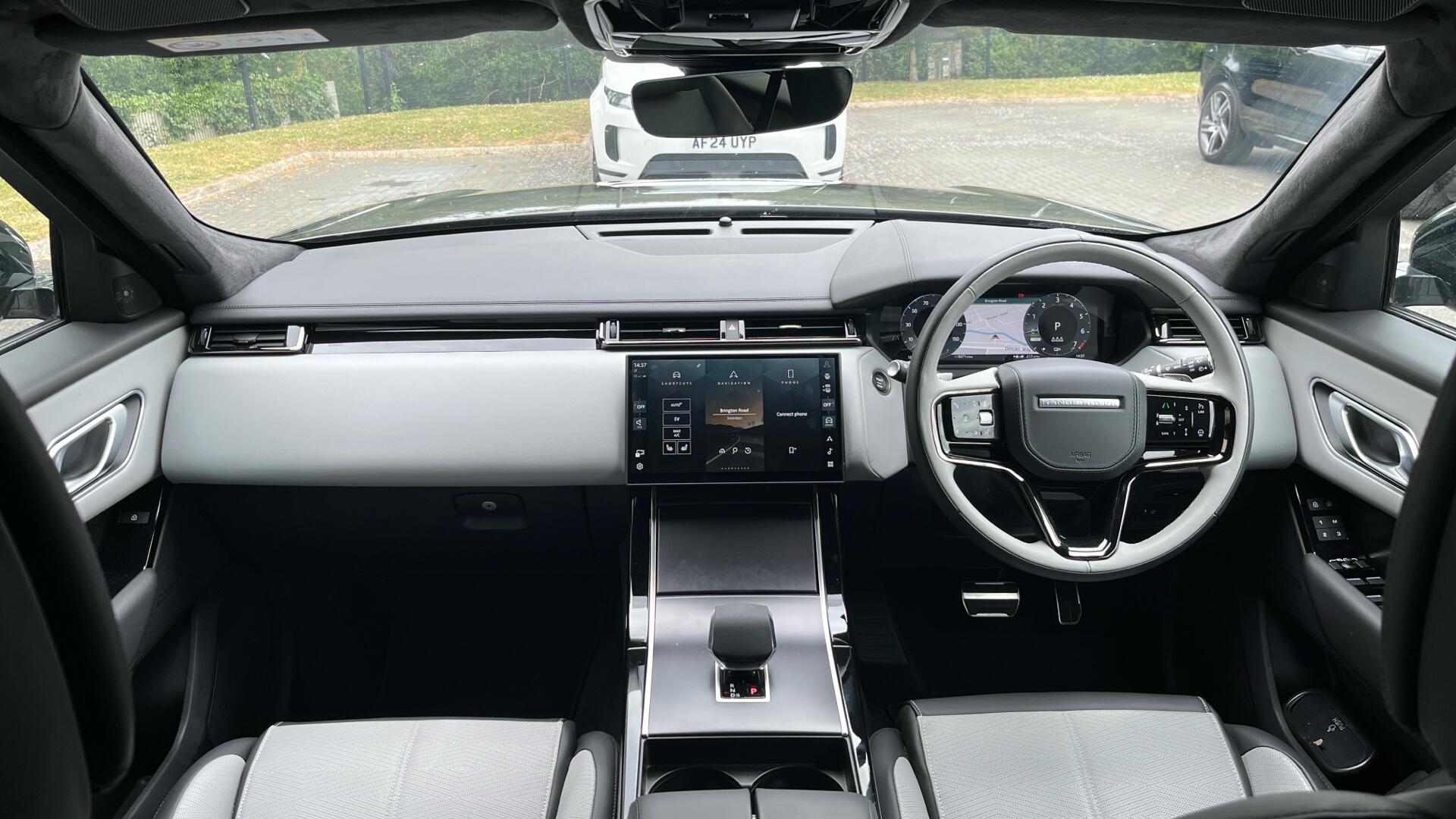 Land Rover Range Rover Velar view 9