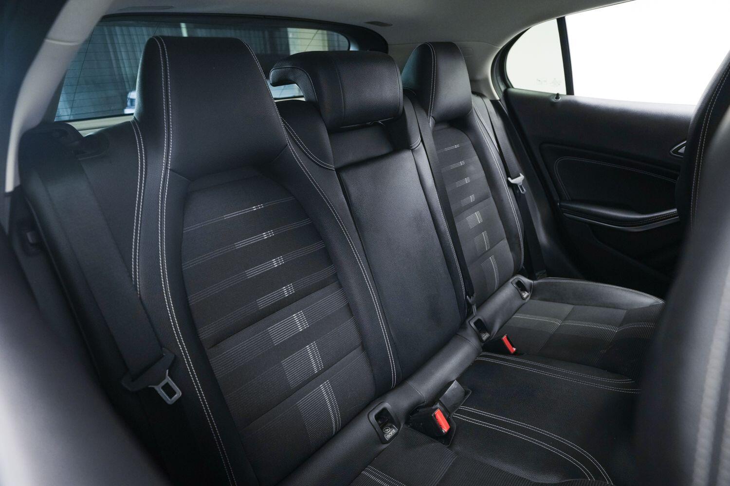 Mercedes-Benz Gla view 11