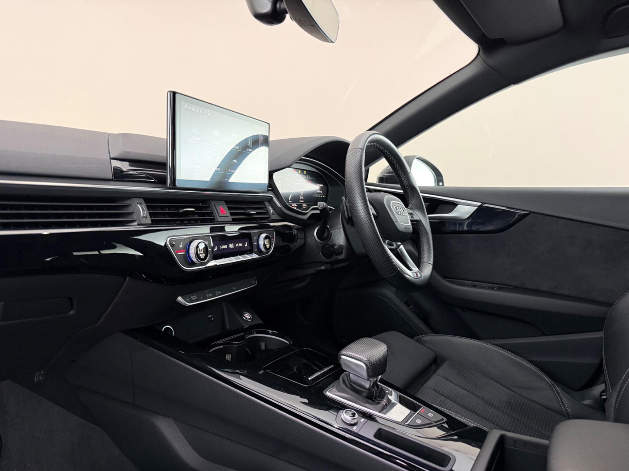 Audi A5 view 4